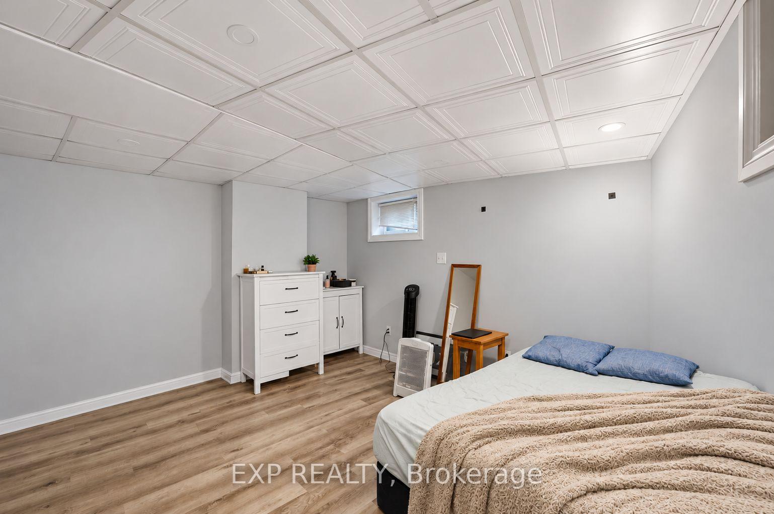 Photo 7 of 27 Hollywood Street S, Hamilton, Ainslie Wood — HOMEH