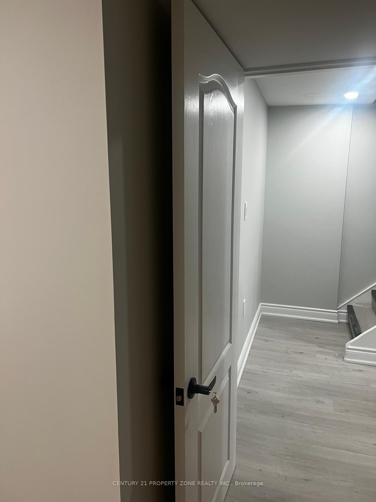 Photo 9 of 68 Merton Road, Brampton, Brampton North — HOMEH