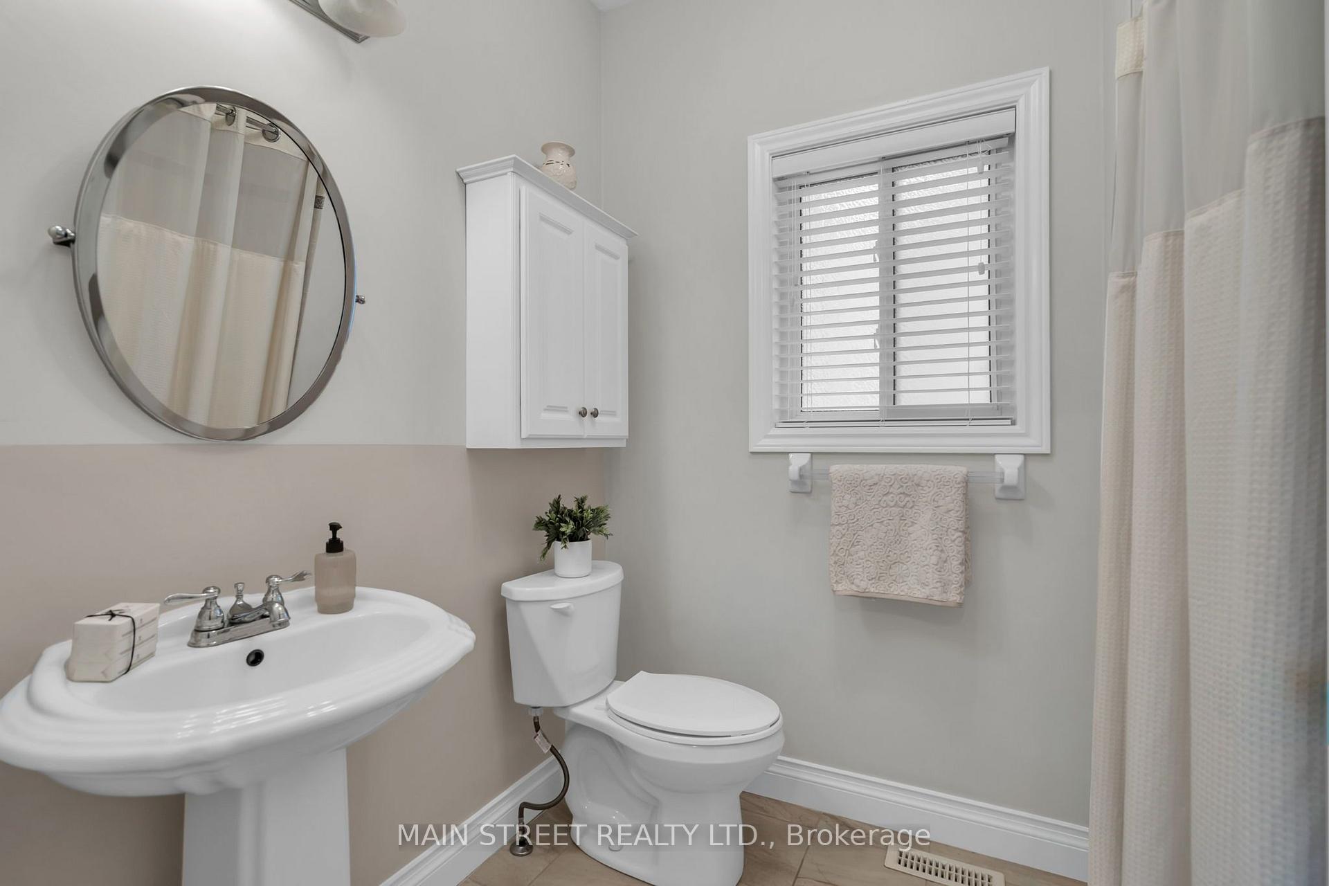 Photo 5 of 27 Max Avenue, Barrie, Painswick South — HOMEH