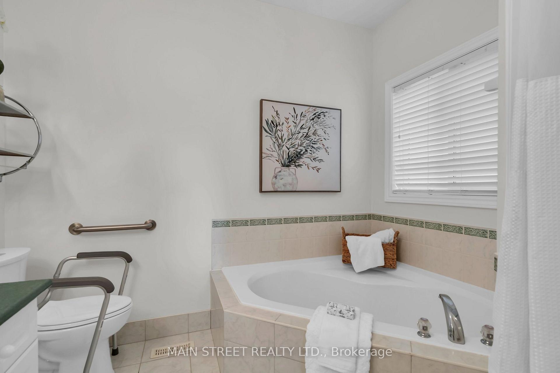 Photo 18 of 27 Max Avenue, Barrie, Painswick South — HOMEH