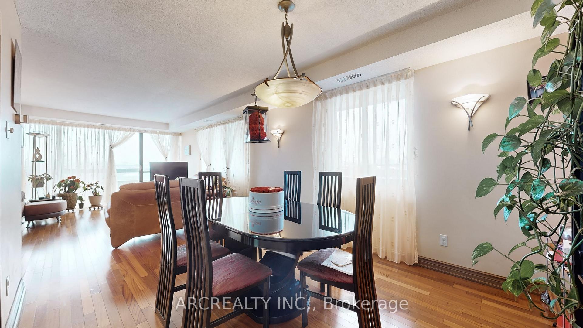 Photo 13 of Unit 1403, 8111 Yonge Street, Markham, Royal Orchard — HOMEH