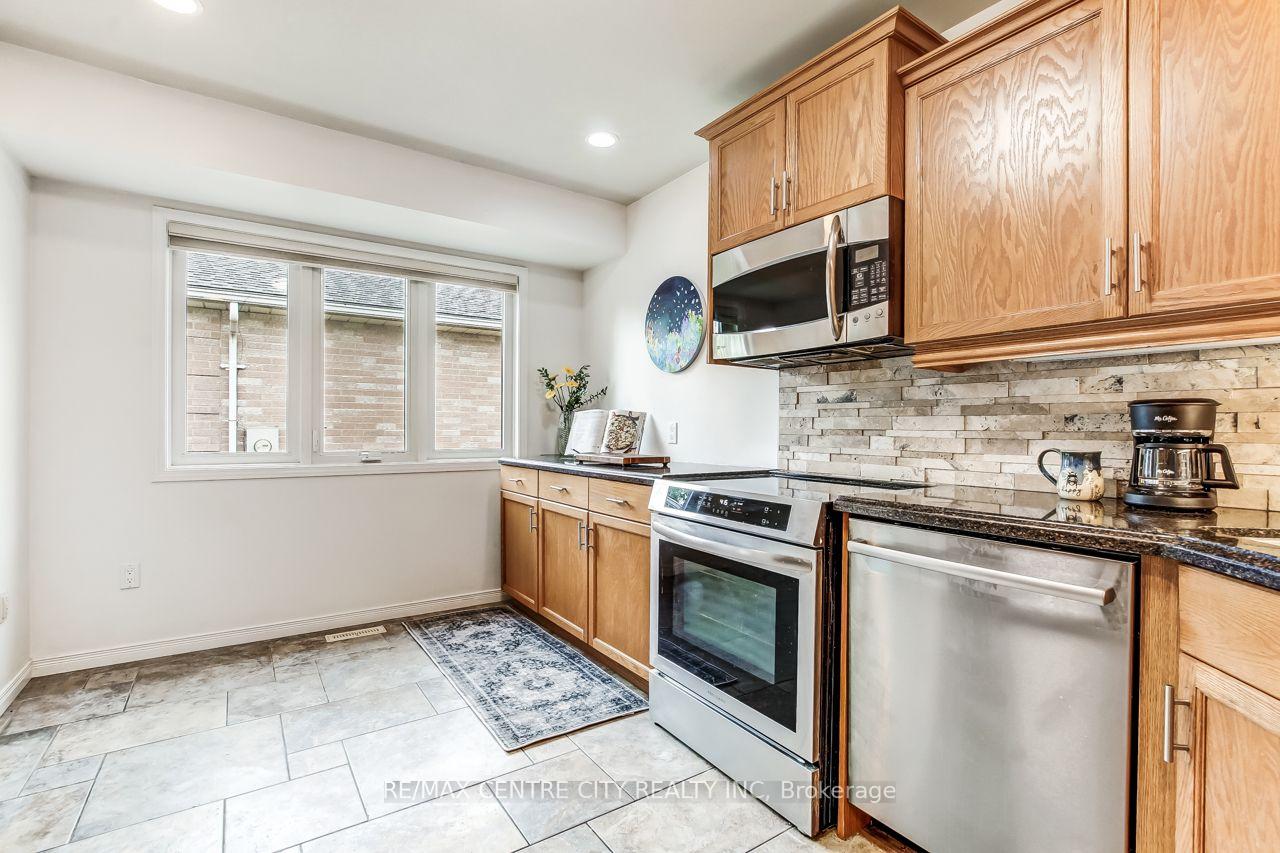 Photo 13 of 96 Carrie Crescent, St. Thomas — HOMEH