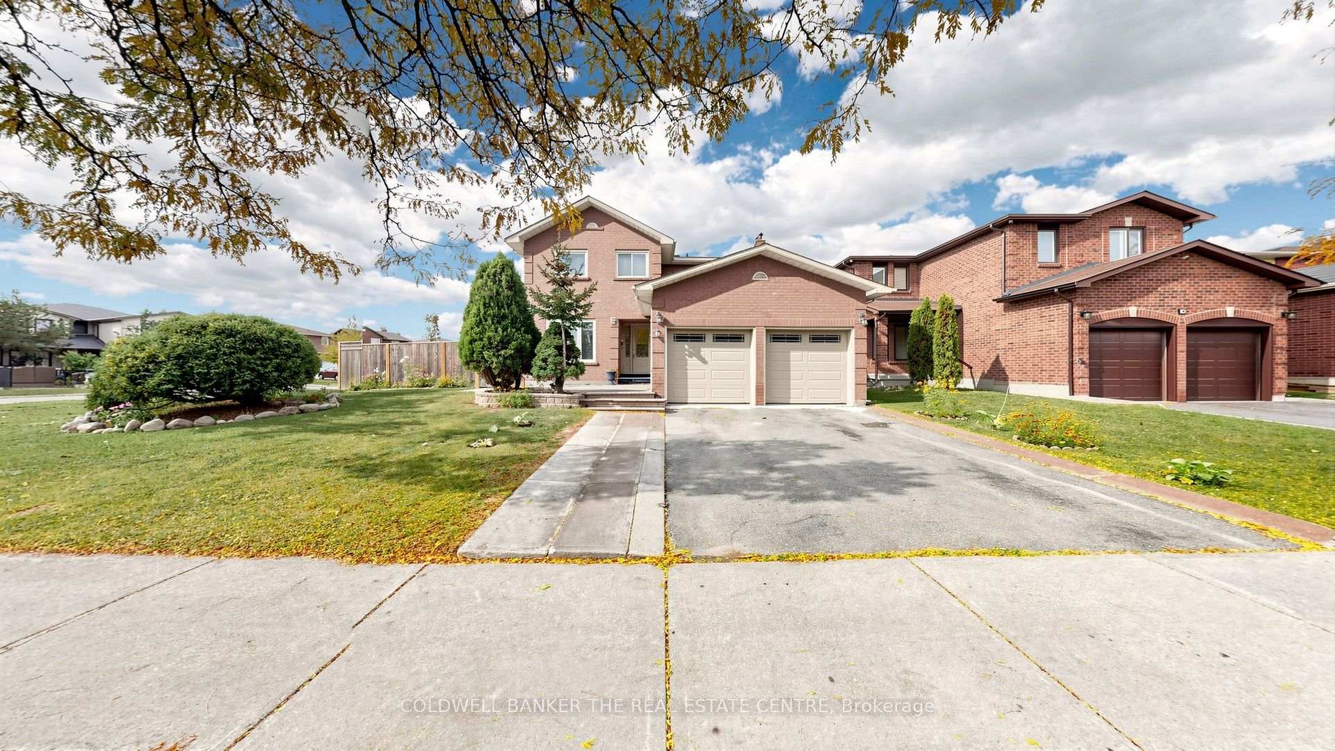 Photo 4 of 6 Mcquarrie Lane, Vaughan, Maple — HOMEH