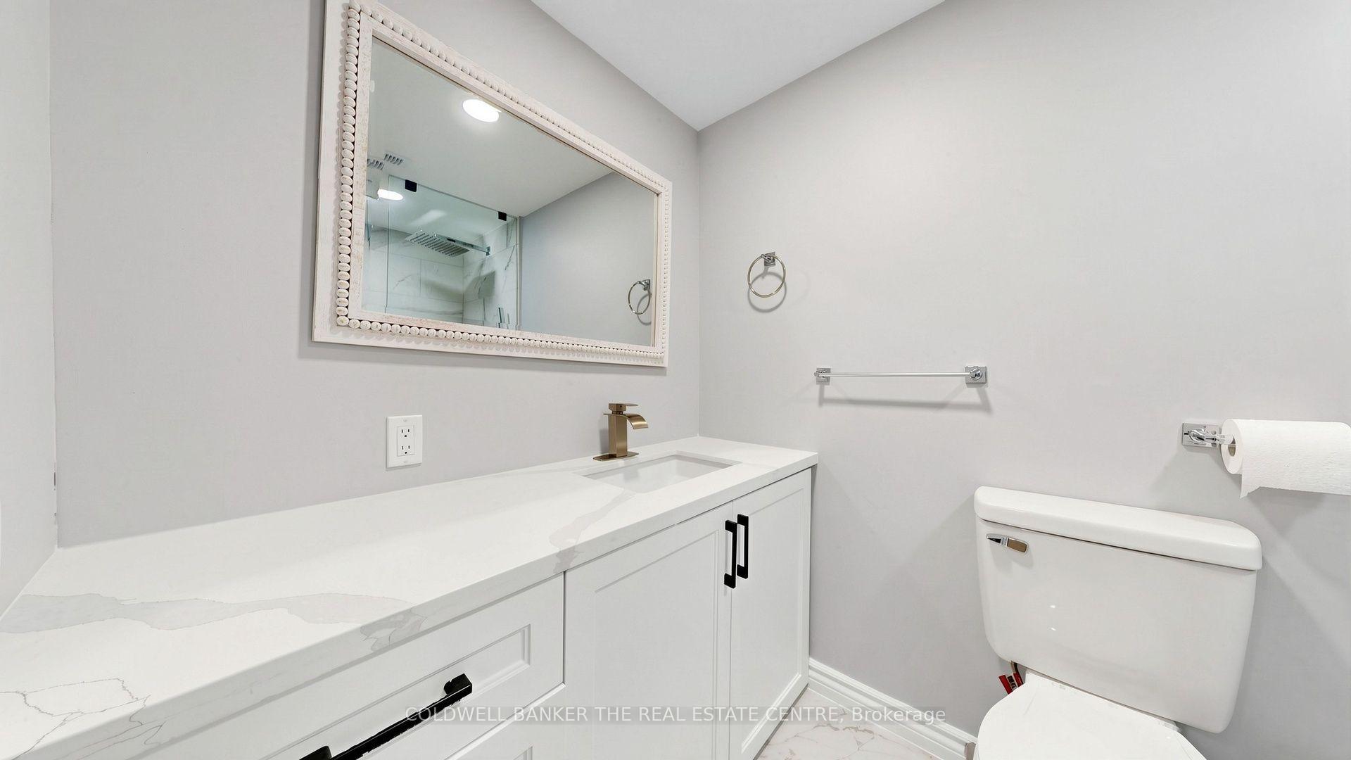 Photo 13 of 6 Mcquarrie Lane, Vaughan, Maple — HOMEH
