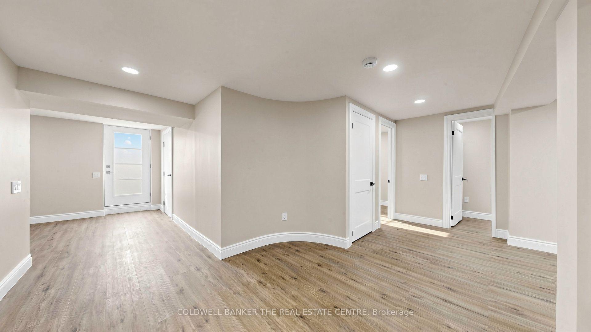 Photo 24 of 6 Mcquarrie Lane, Vaughan, Maple — HOMEH