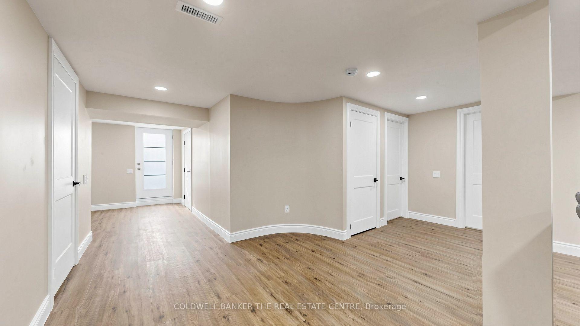 Photo 32 of 6 Mcquarrie Lane, Vaughan, Maple — HOMEH