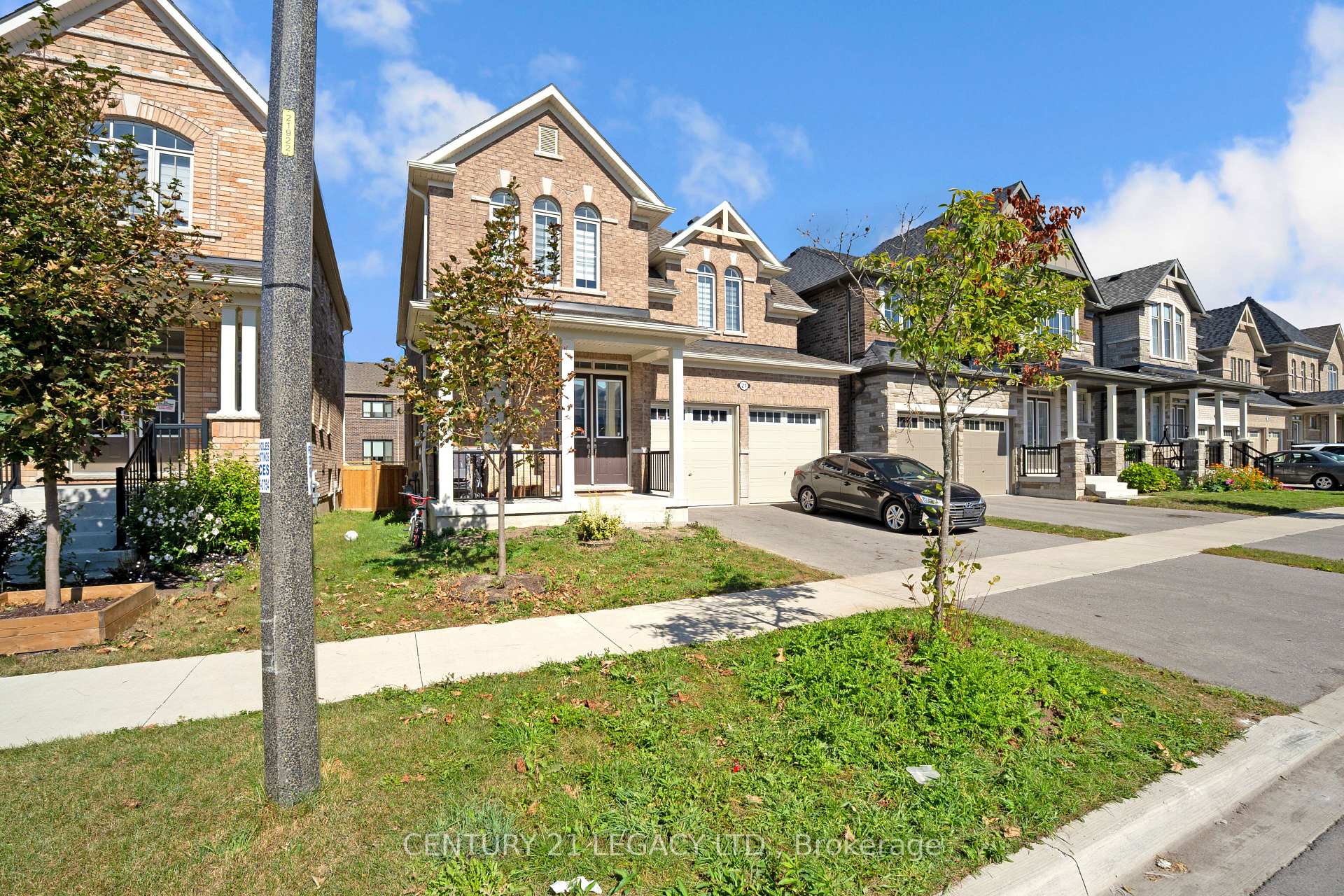 Photo 3 of 21 Olerud Drive, Whitby, Rural Whitby — HOMEH