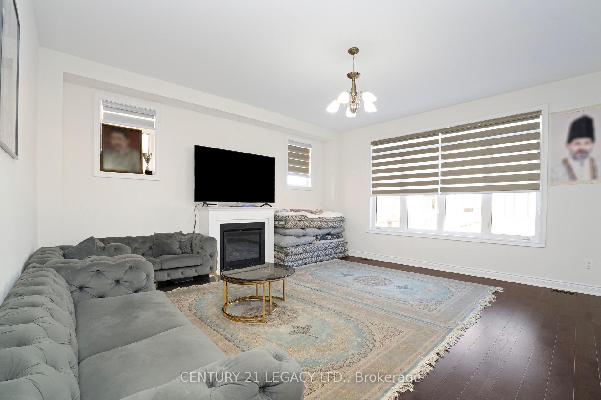 Photo 9 of 21 Olerud Drive, Whitby, Rural Whitby — HOMEH
