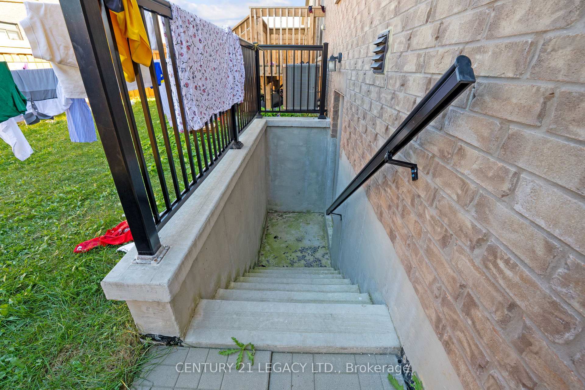 Photo 34 of 21 Olerud Drive, Whitby, Rural Whitby — HOMEH