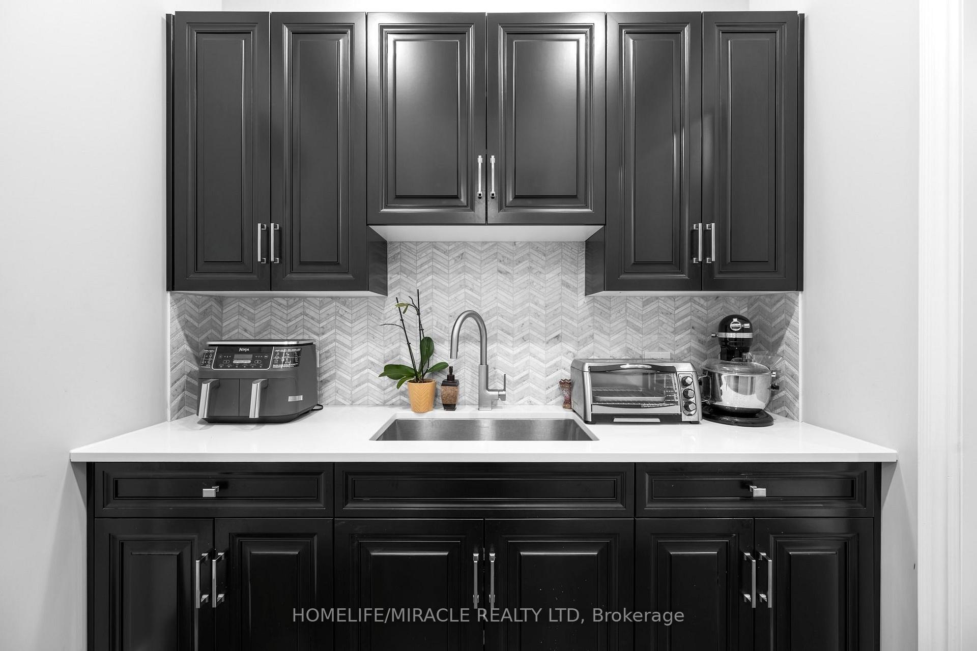Photo 16 of 147 Ambrous Crescent, Guelph, Kortright East — HOMEH