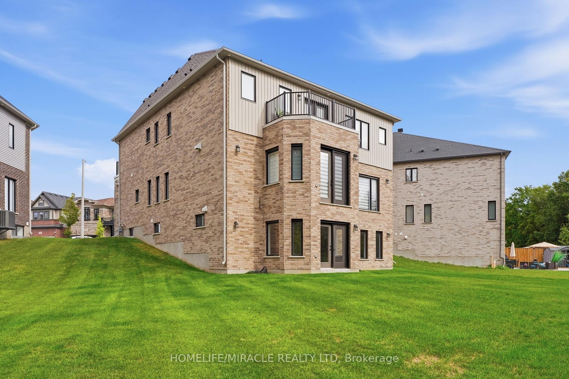 Photo 44 of 147 Ambrous Crescent, Guelph, Kortright East — HOMEH