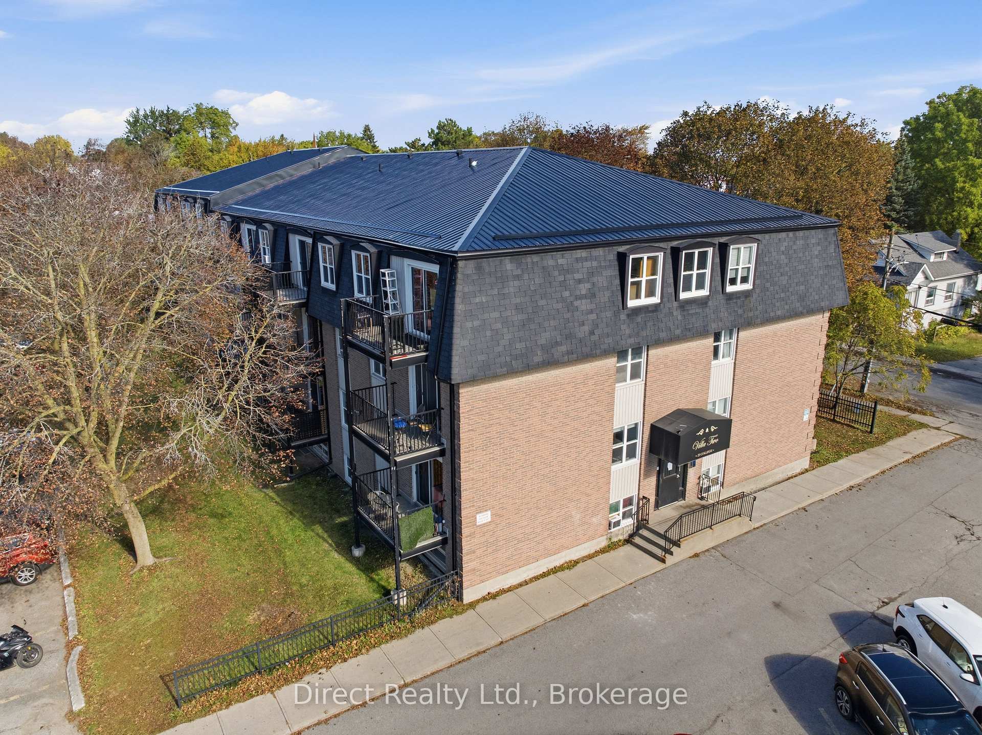 Photo of Unit 108, 25 College Street E