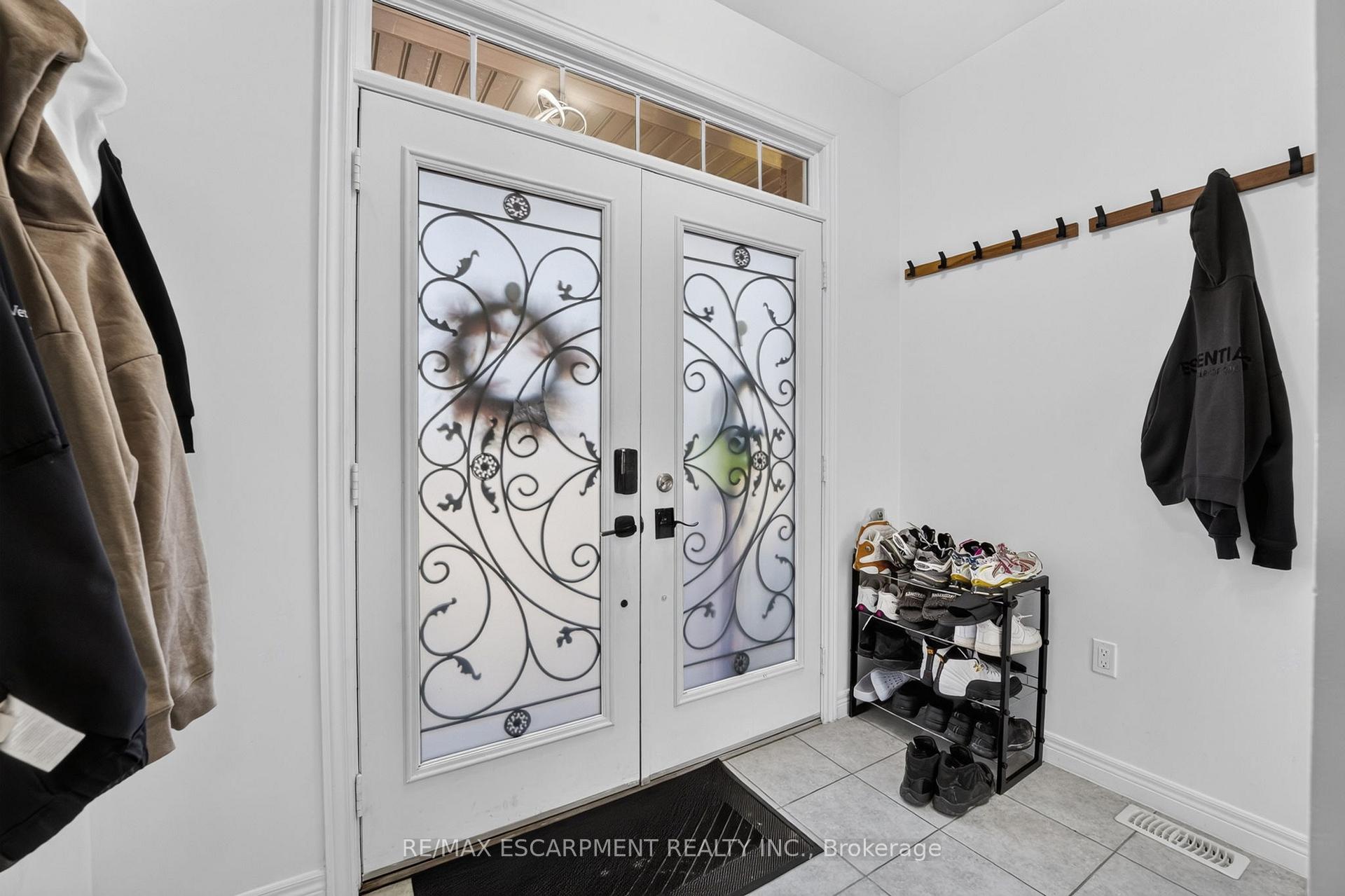 Photo 4 of 58 Summerberry Way, Hamilton, Carpenter — HOMEH