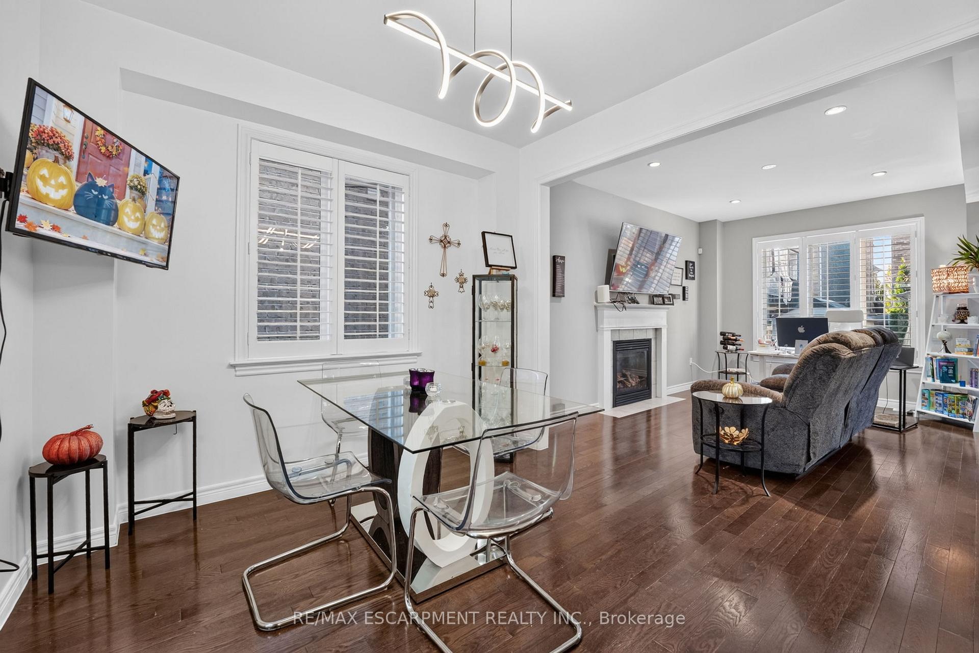 Photo 7 of 58 Summerberry Way, Hamilton, Carpenter — HOMEH