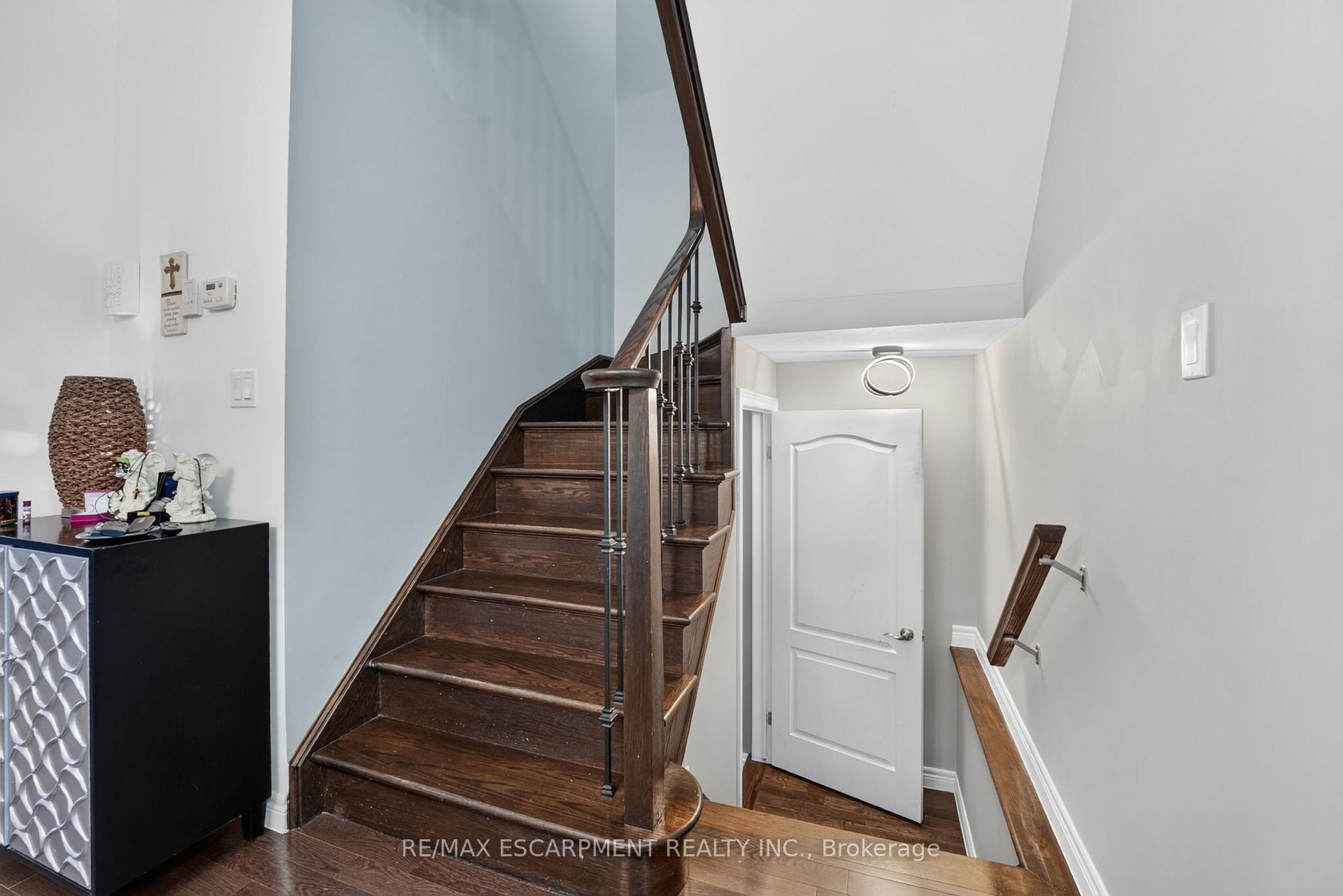 Photo 9 of 58 Summerberry Way, Hamilton, Carpenter — HOMEH