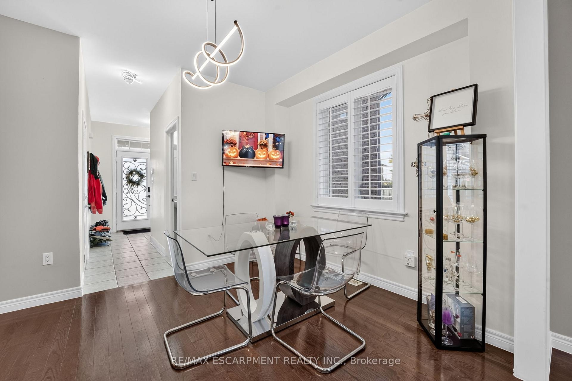Photo 10 of 58 Summerberry Way, Hamilton, Carpenter — HOMEH