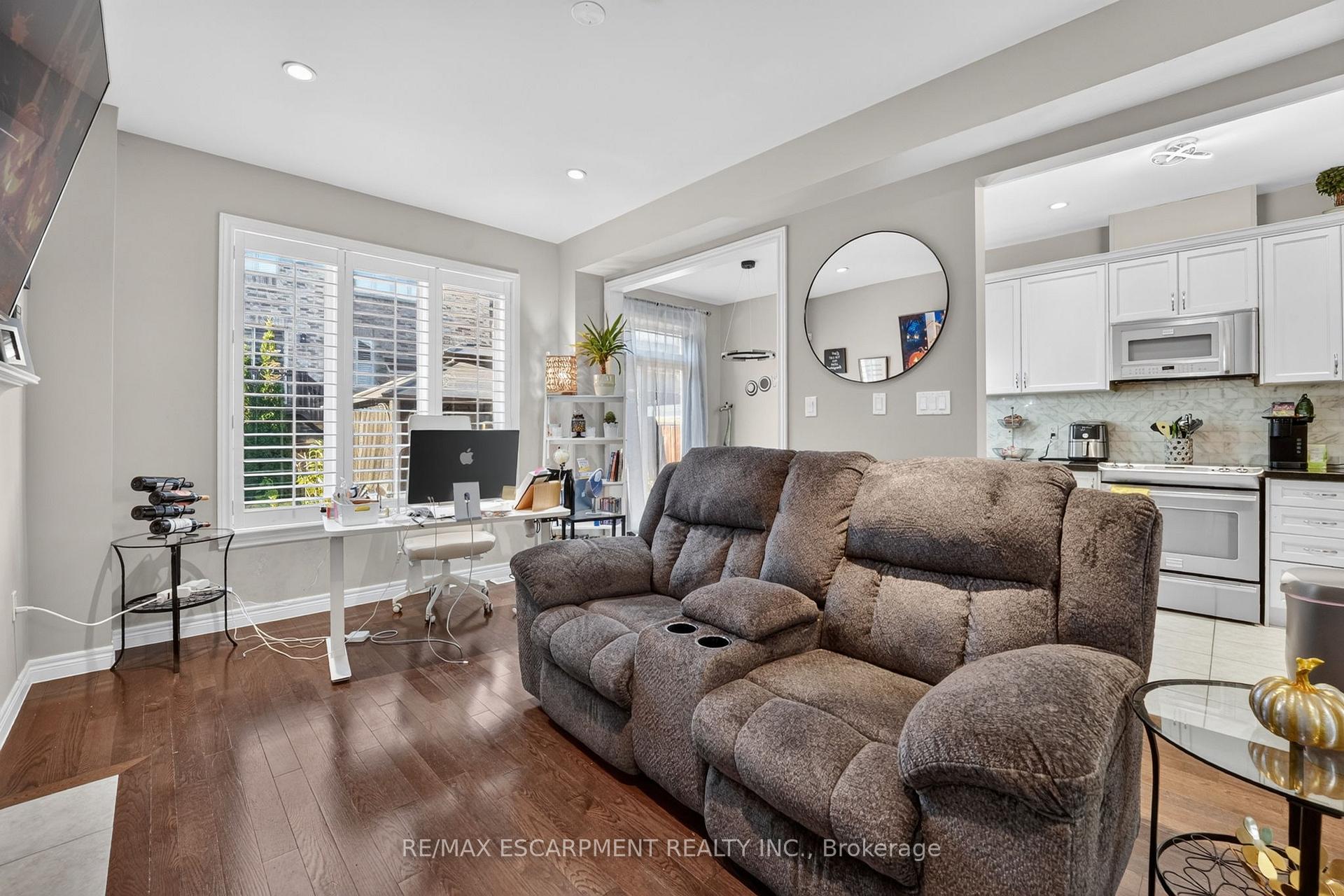 Photo 12 of 58 Summerberry Way, Hamilton, Carpenter — HOMEH
