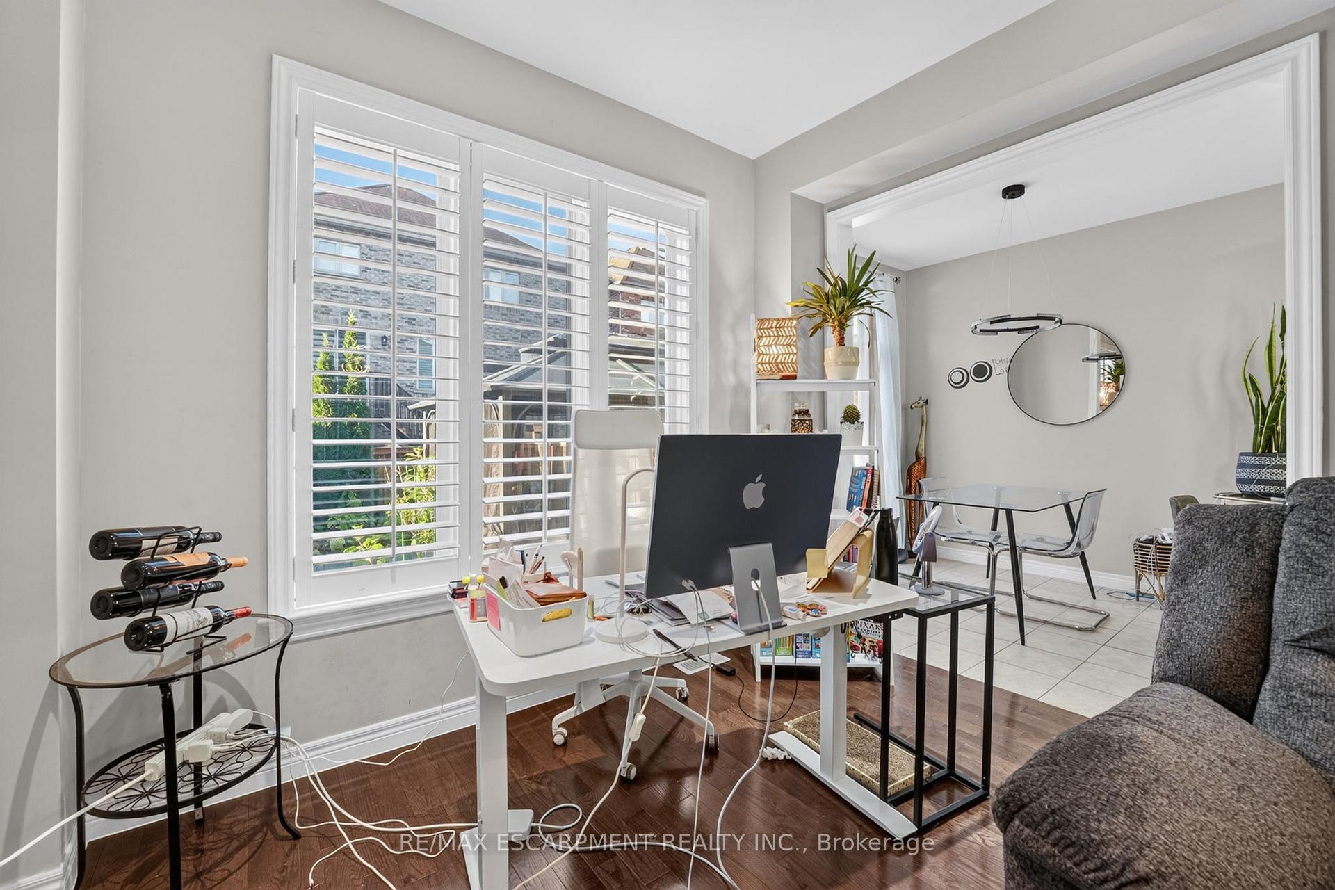 Photo 13 of 58 Summerberry Way, Hamilton, Carpenter — HOMEH