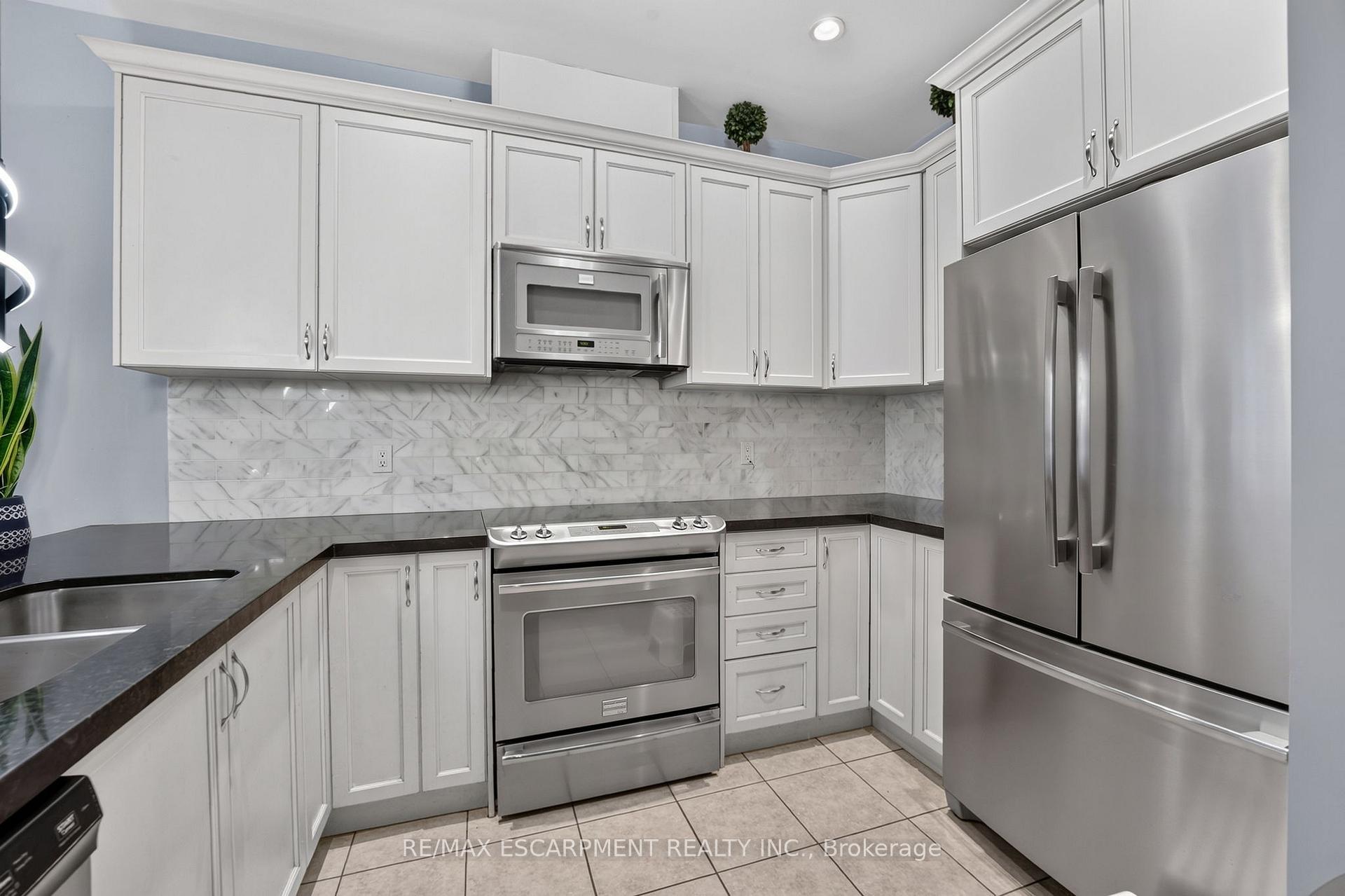 Photo 16 of 58 Summerberry Way, Hamilton, Carpenter — HOMEH