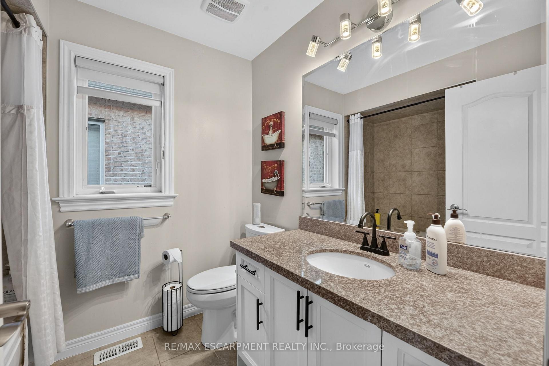 Photo 24 of 58 Summerberry Way, Hamilton, Carpenter — HOMEH