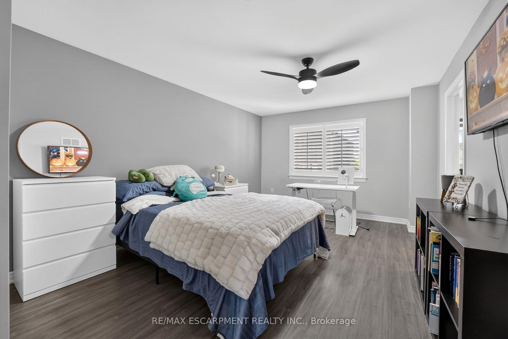 Photo 25 of 58 Summerberry Way, Hamilton, Carpenter — HOMEH