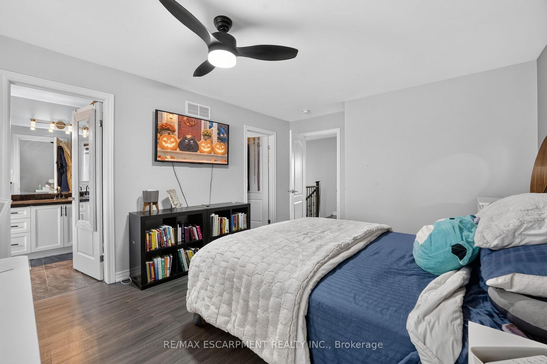 Photo 28 of 58 Summerberry Way, Hamilton, Carpenter — HOMEH