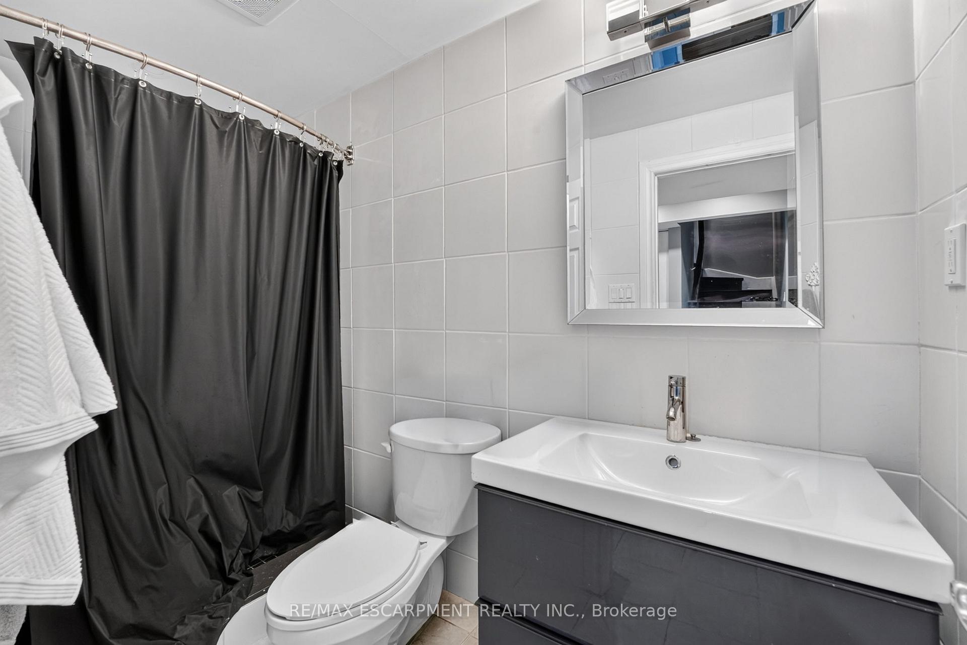 Photo 32 of 58 Summerberry Way, Hamilton, Carpenter — HOMEH