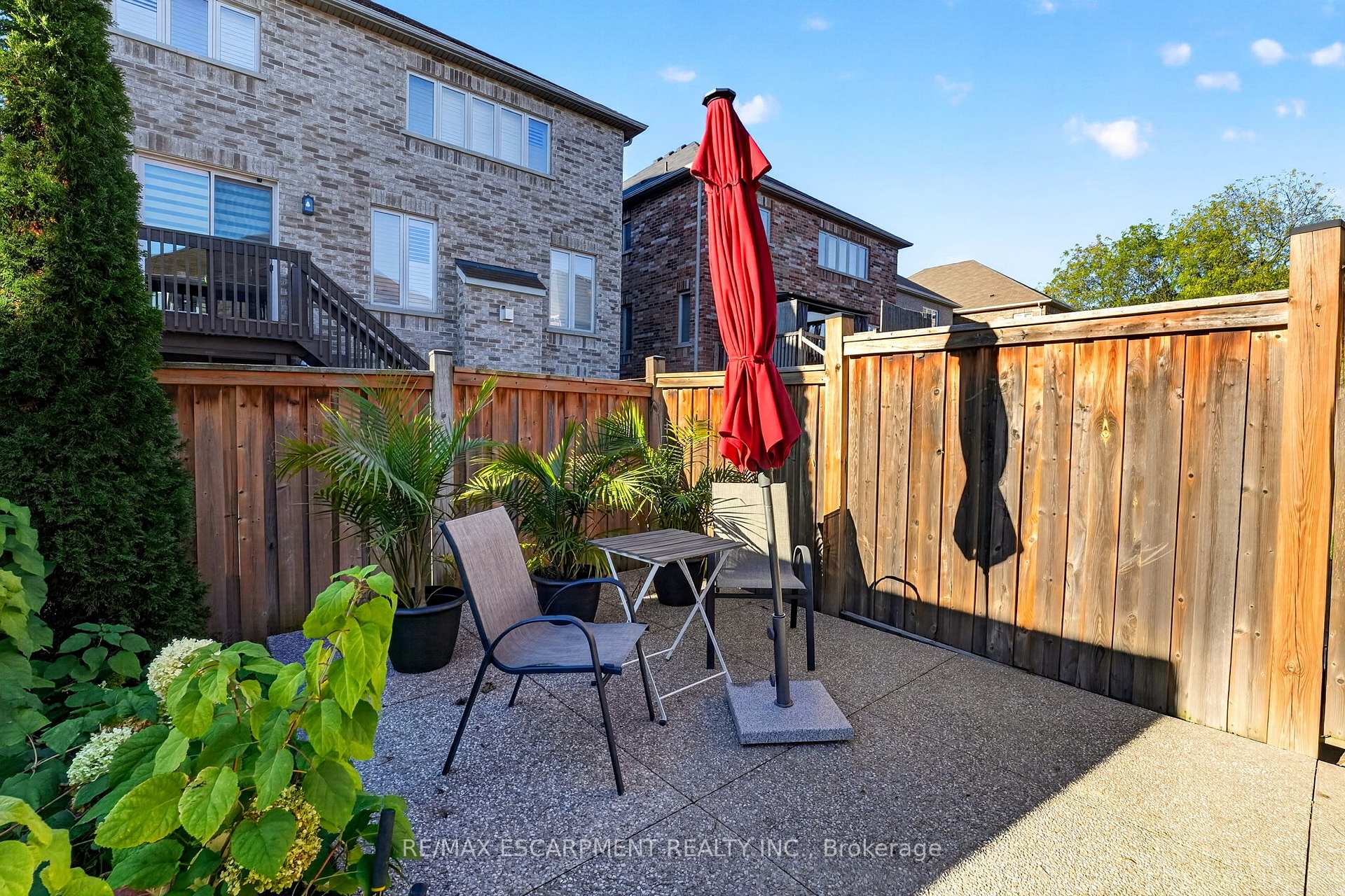 Photo 42 of 58 Summerberry Way, Hamilton, Carpenter — HOMEH