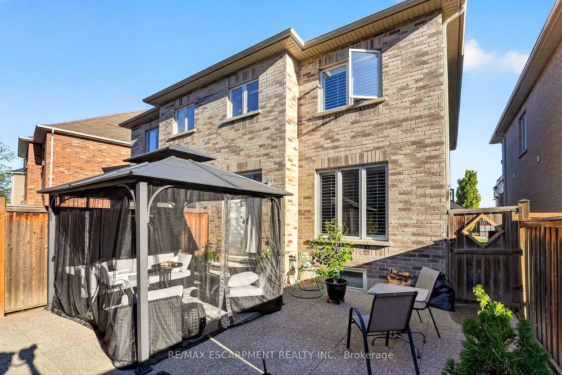 Photo 45 of 58 Summerberry Way, Hamilton, Carpenter — HOMEH