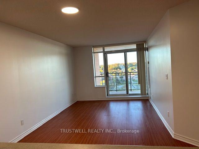 Photo 5 of Unit 905, 130 Pond Drive, Markham, Commerce Valley — HOMEH