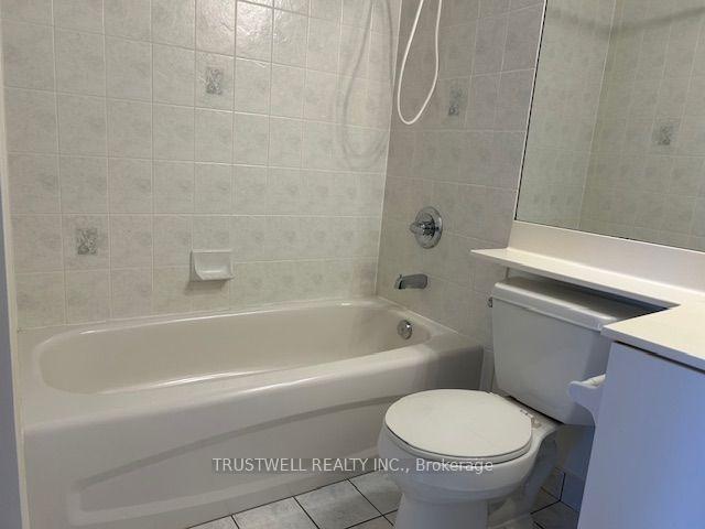 Photo 12 of Unit 905, 130 Pond Drive, Markham, Commerce Valley — HOMEH