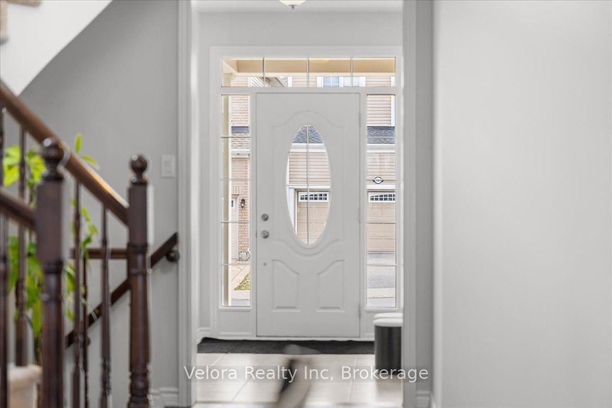 Photo 3 of 762 Rosehill Avenue, Ottawa, Stittsville (North) — HOMEH