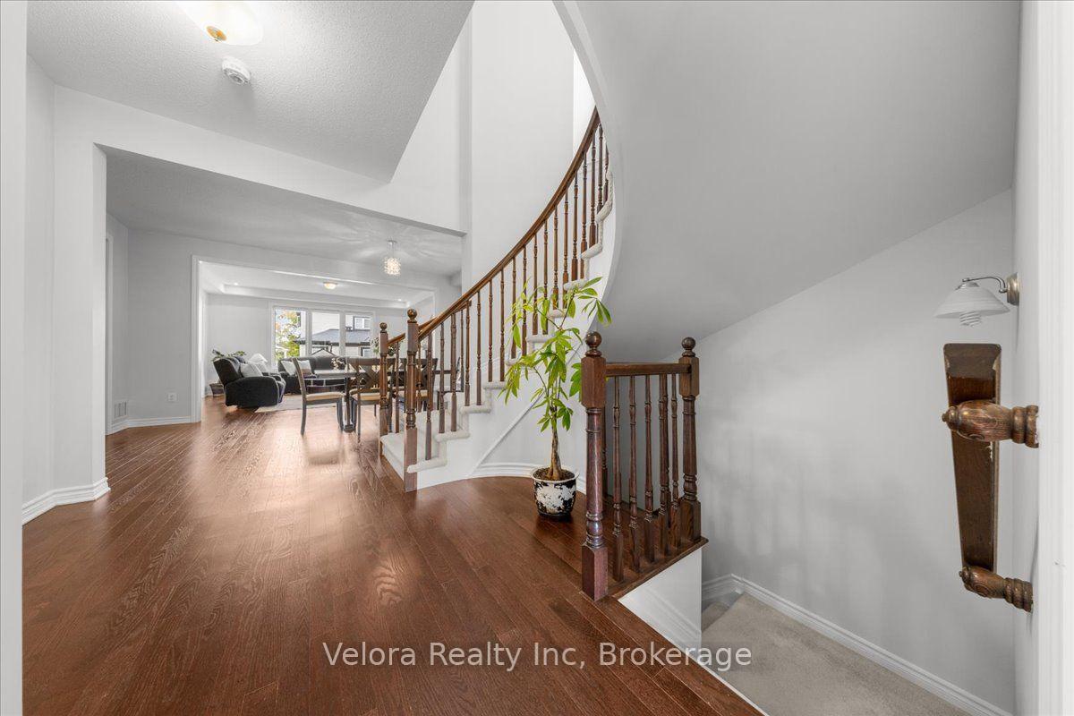 Photo 5 of 762 Rosehill Avenue, Ottawa, Stittsville (North) — HOMEH