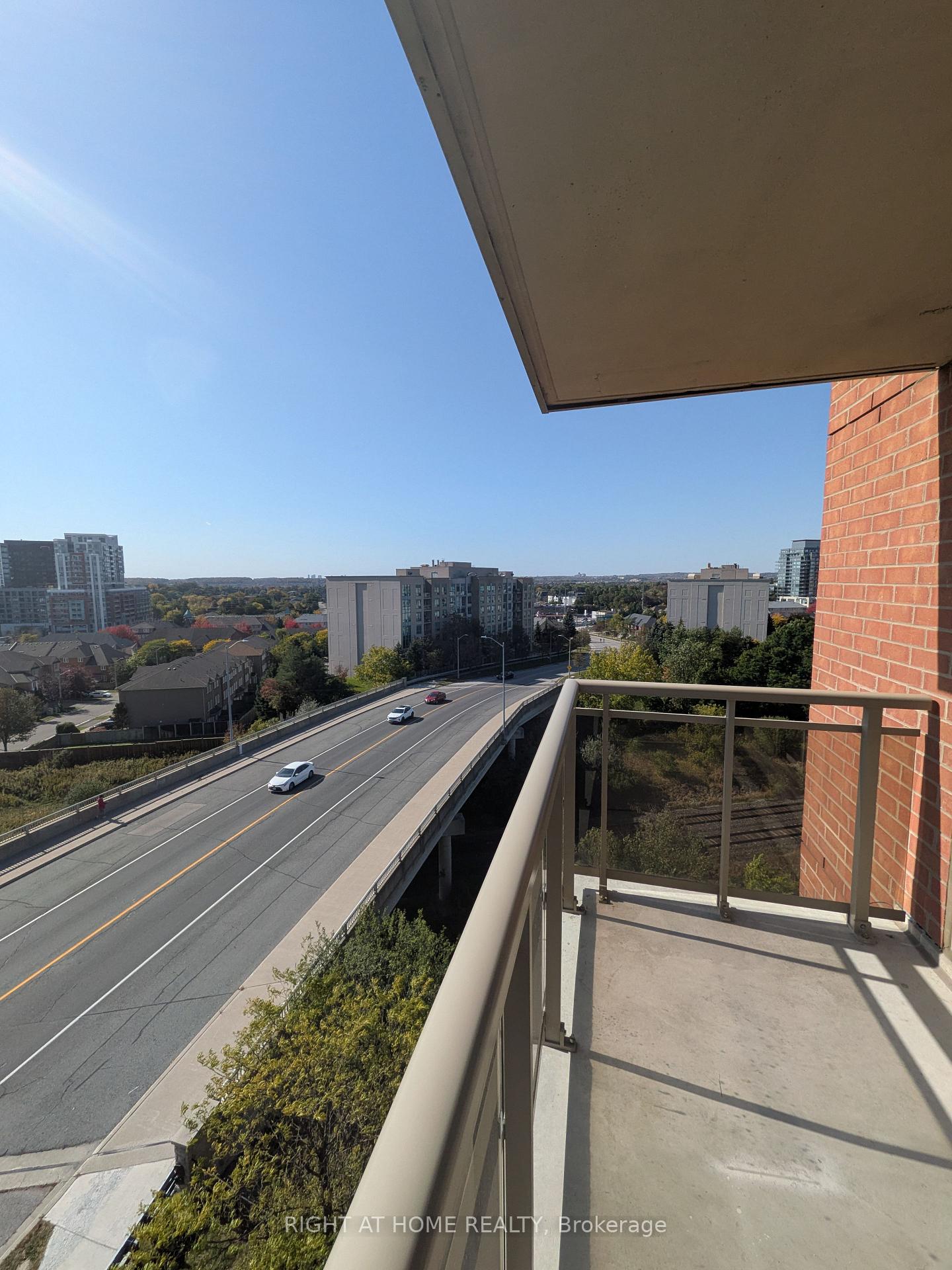 Photo 7 of Unit 910, 75 King William Crescent, Richmond Hill, Langstaff — HOMEH