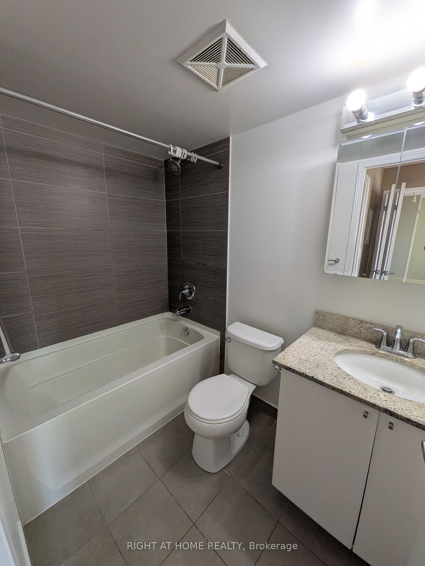 Photo 10 of Unit 910, 75 King William Crescent, Richmond Hill, Langstaff — HOMEH