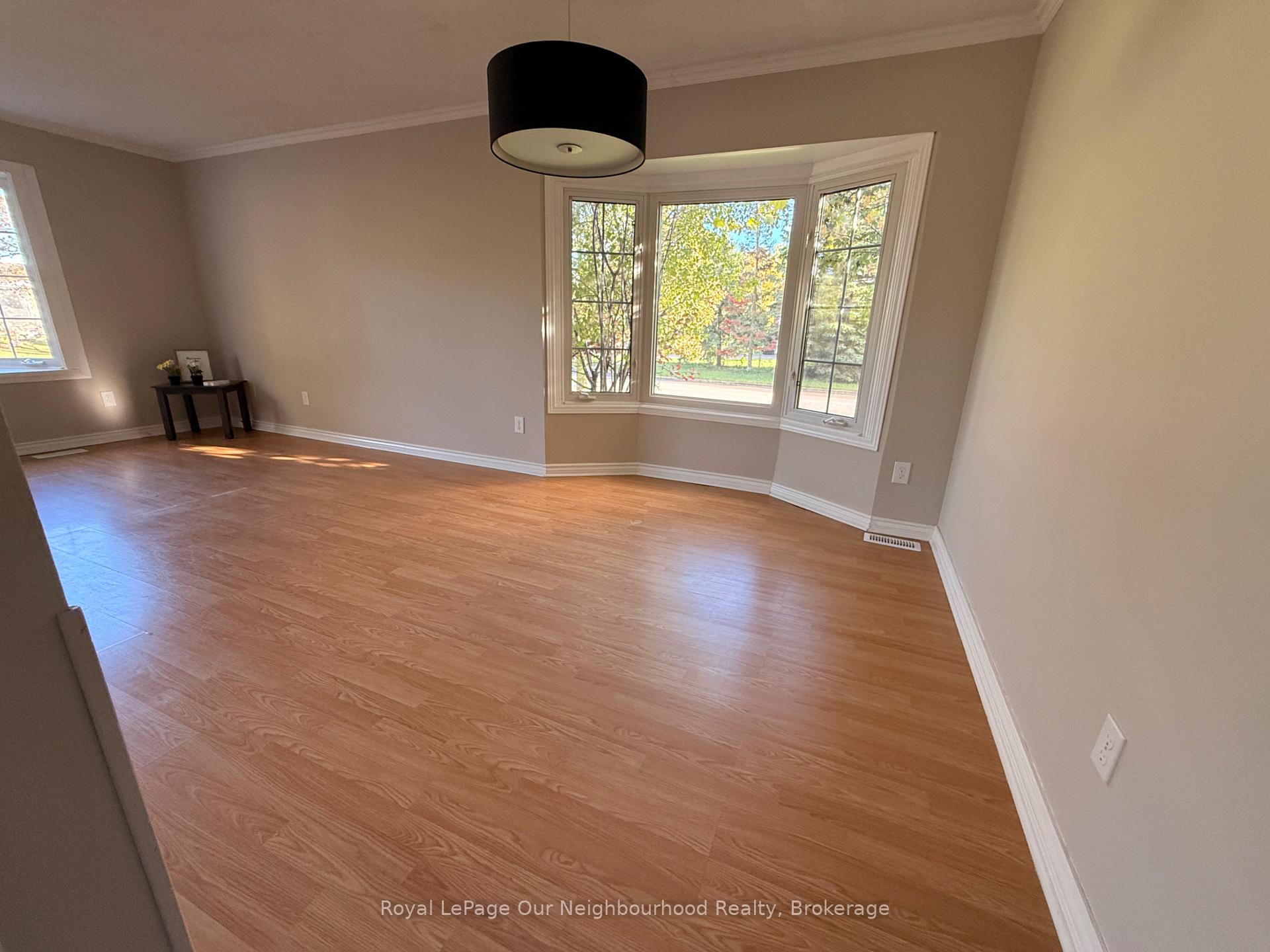 Photo 9 of 74 Centrefield Drive, Clarington, Courtice — HOMEH