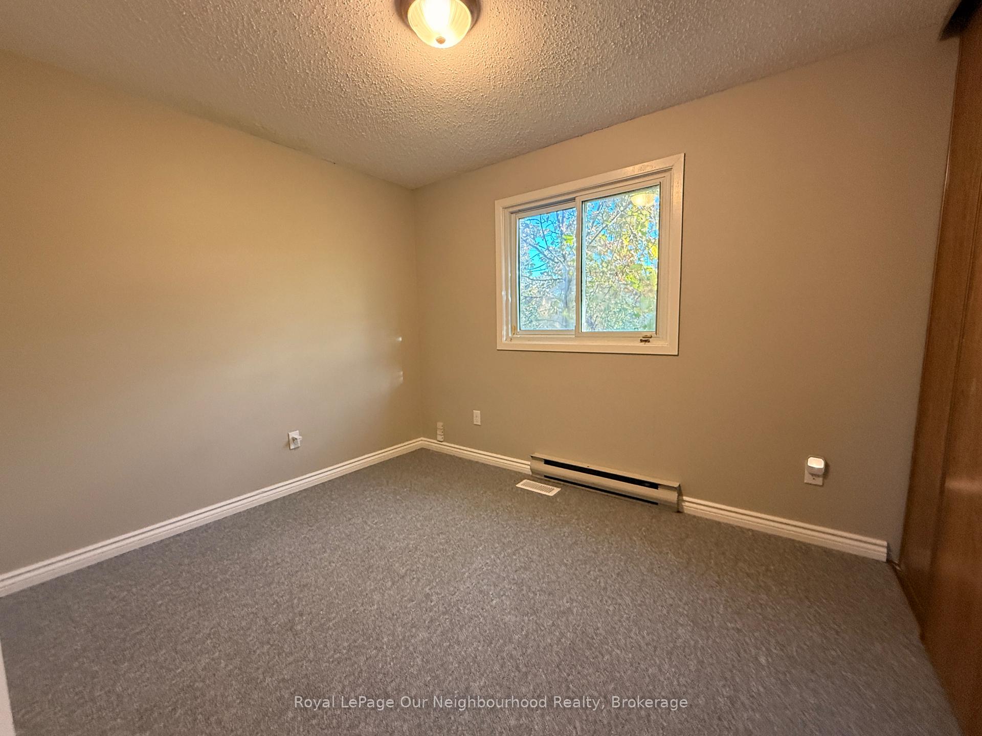 Photo 23 of 74 Centrefield Drive, Clarington, Courtice — HOMEH