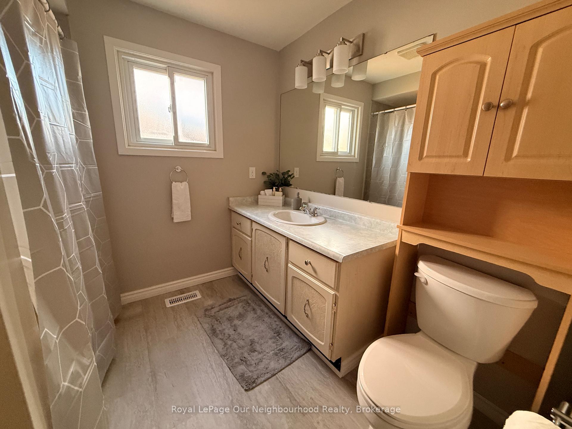 Photo 24 of 74 Centrefield Drive, Clarington, Courtice — HOMEH
