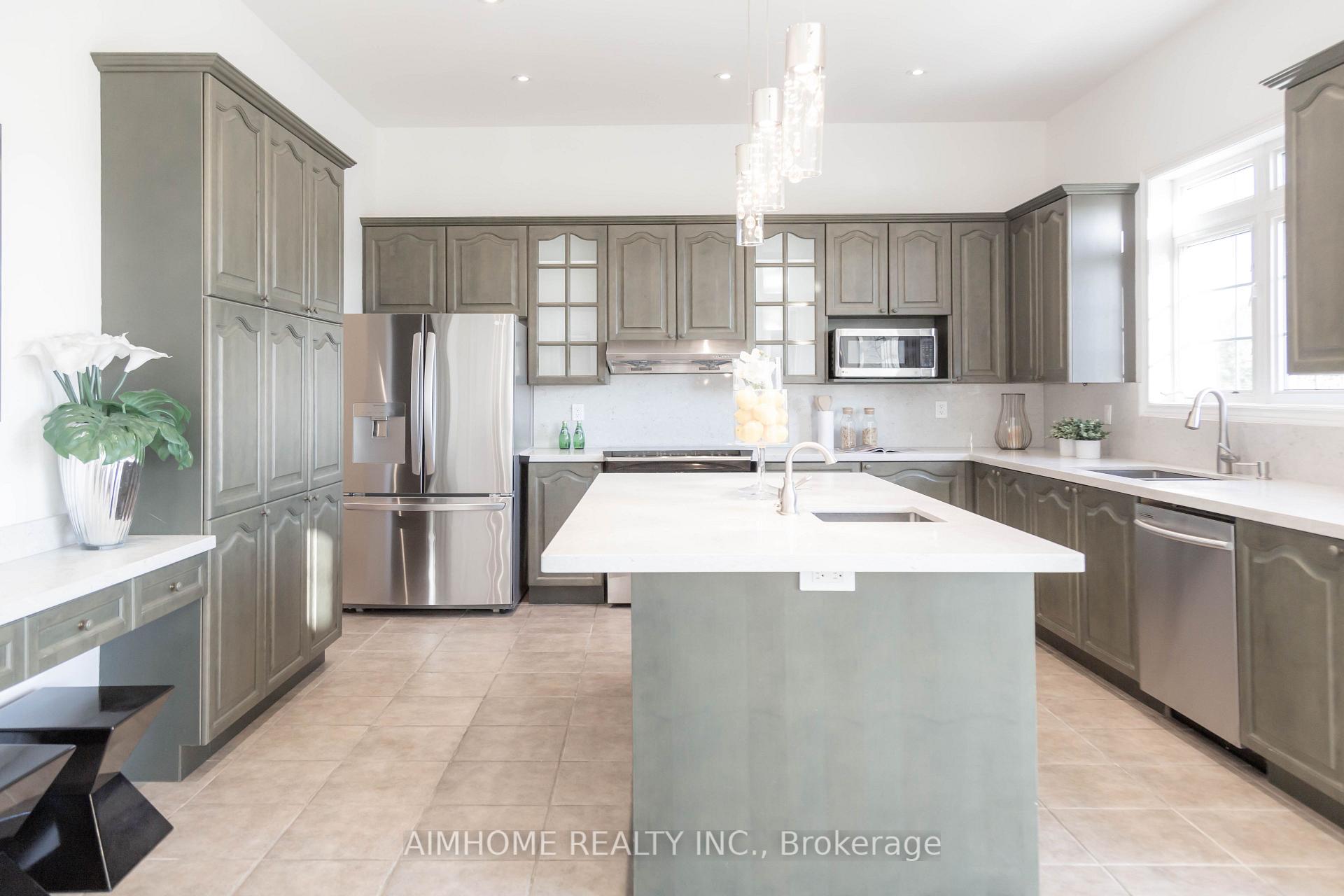 Photo 8 of 11 Alpaca Drive, Richmond Hill, Jefferson — HOMEH