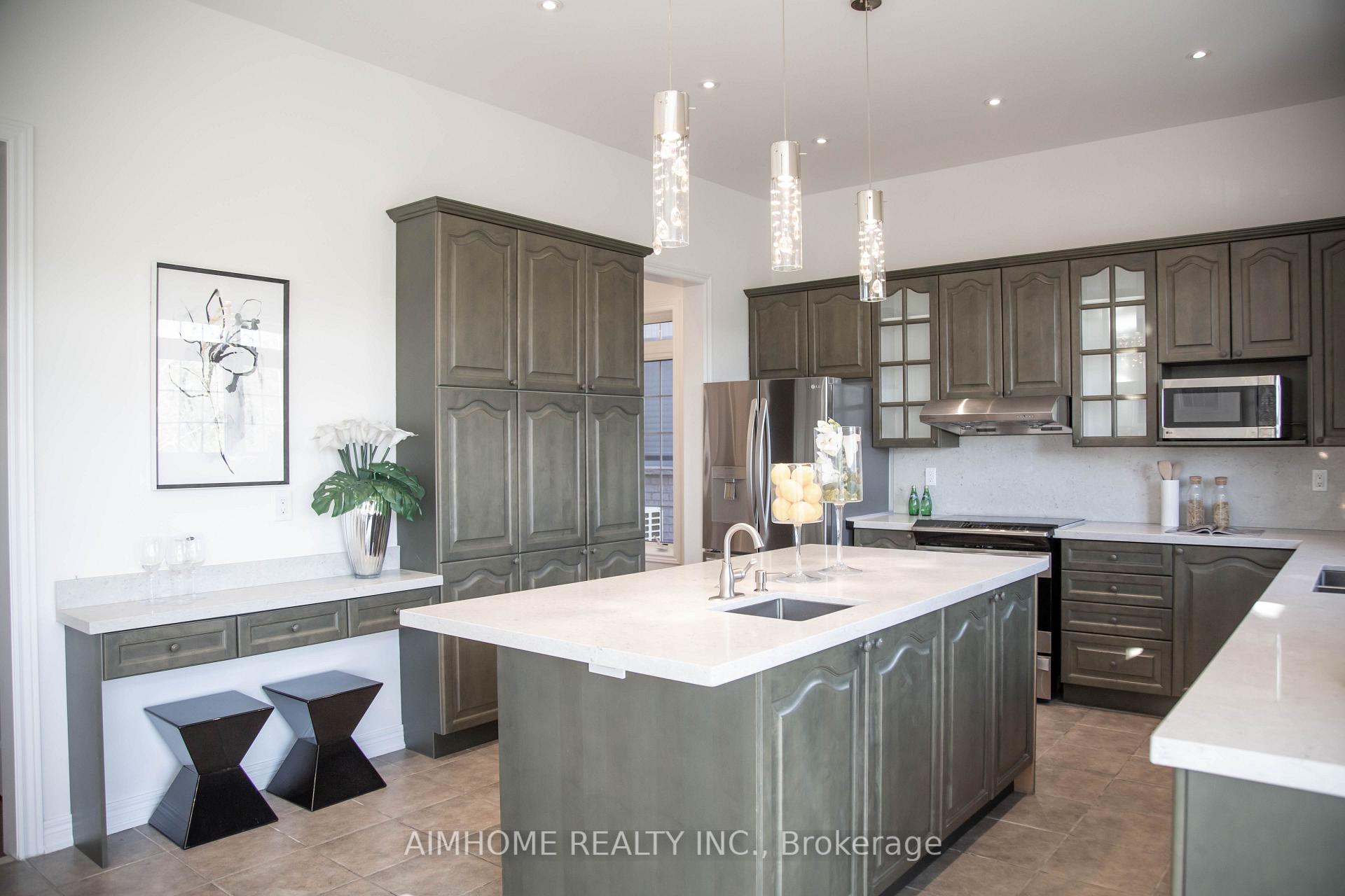 Photo 9 of 11 Alpaca Drive, Richmond Hill, Jefferson — HOMEH