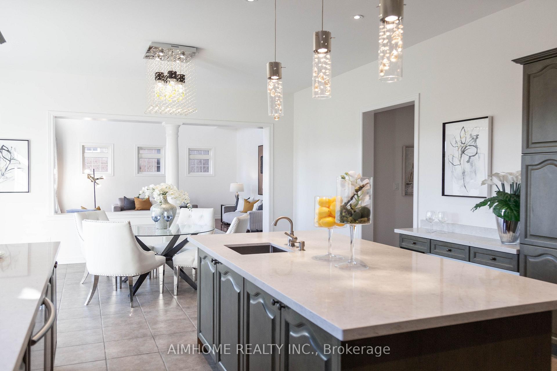 Photo 12 of 11 Alpaca Drive, Richmond Hill, Jefferson — HOMEH
