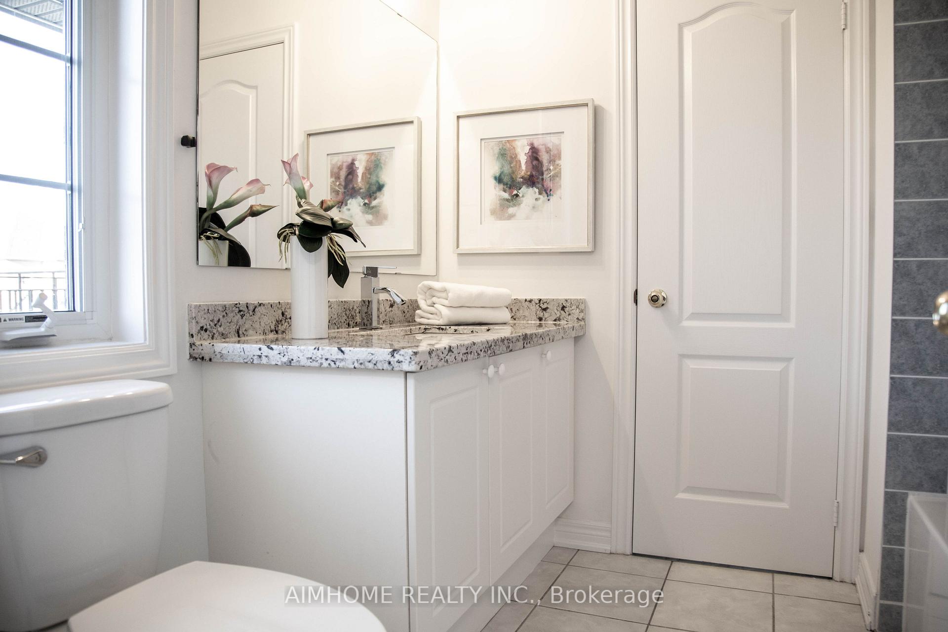 Photo 18 of 11 Alpaca Drive, Richmond Hill, Jefferson — HOMEH