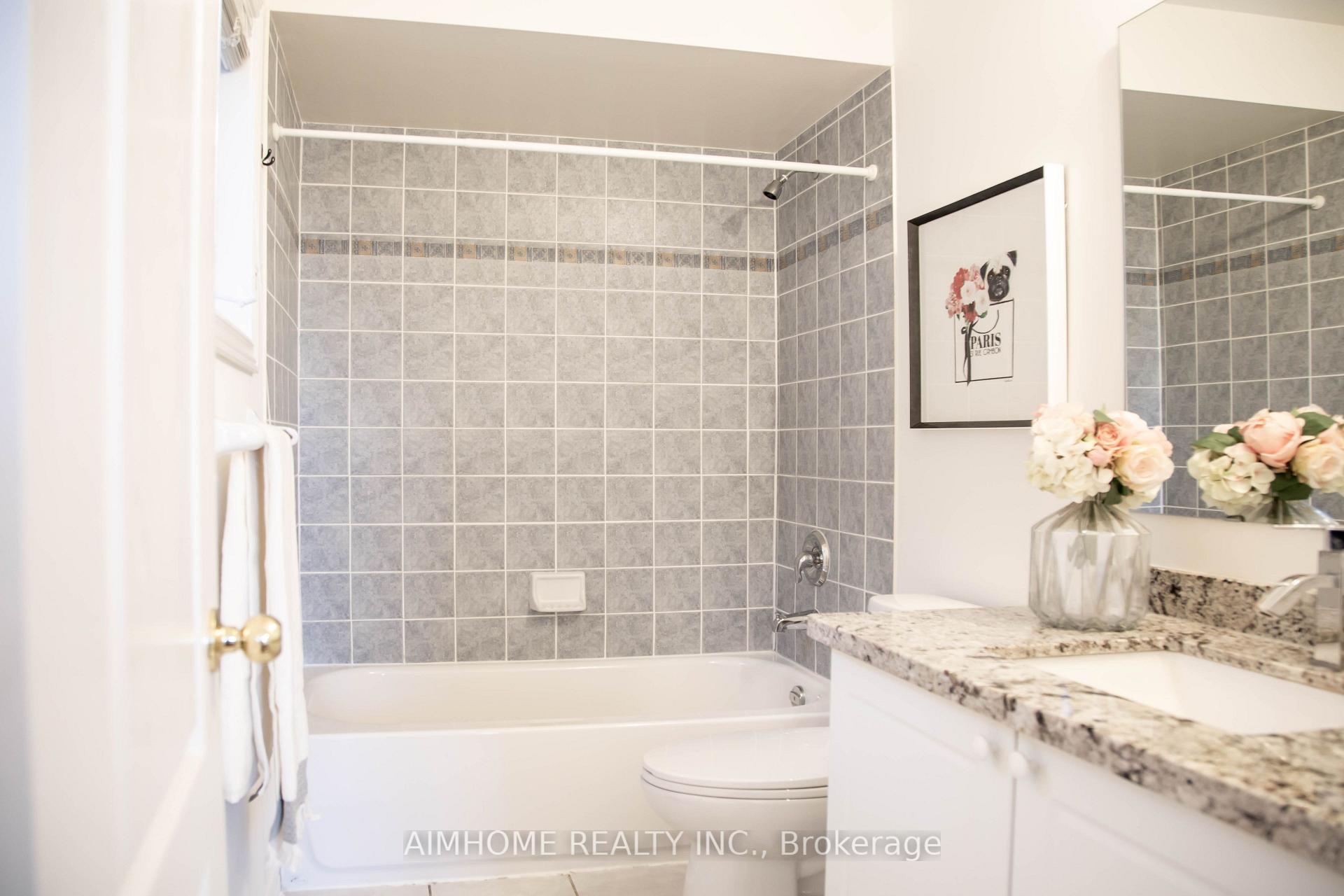 Photo 22 of 11 Alpaca Drive, Richmond Hill, Jefferson — HOMEH