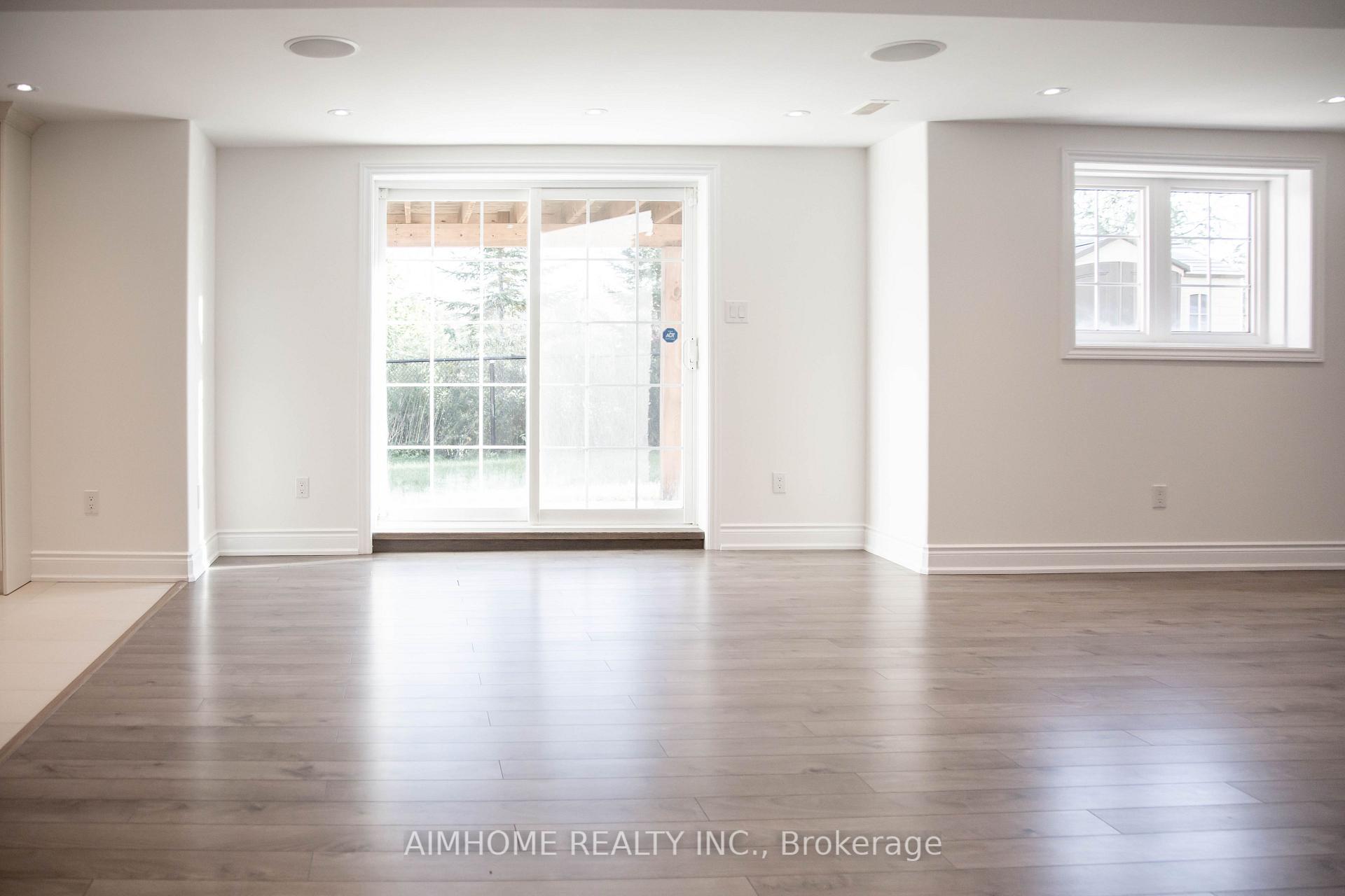 Photo 33 of 11 Alpaca Drive, Richmond Hill, Jefferson — HOMEH