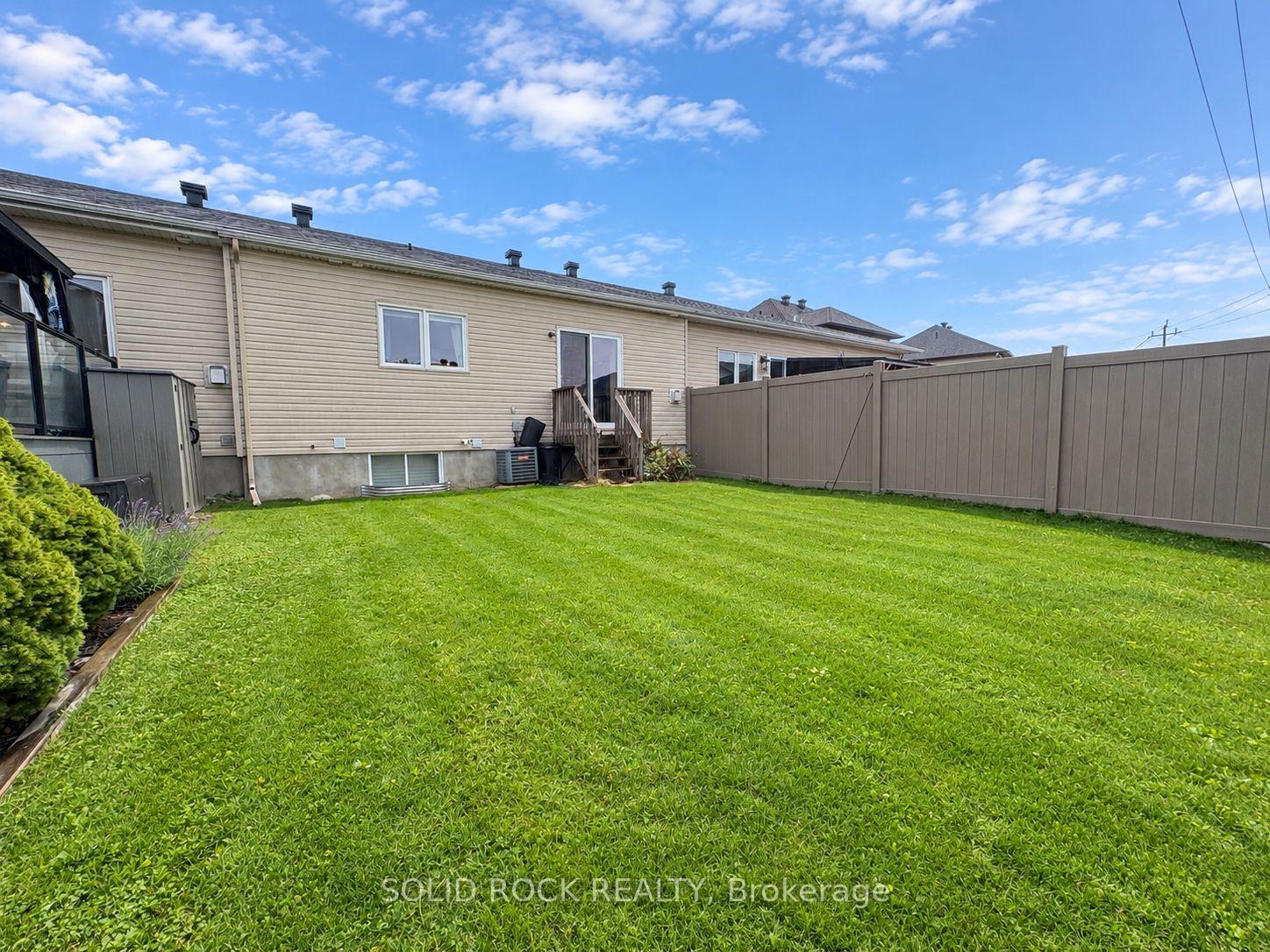 Photo 2 of 16 Moe Robillard Street, Arnprior, Arnprior — HOMEH