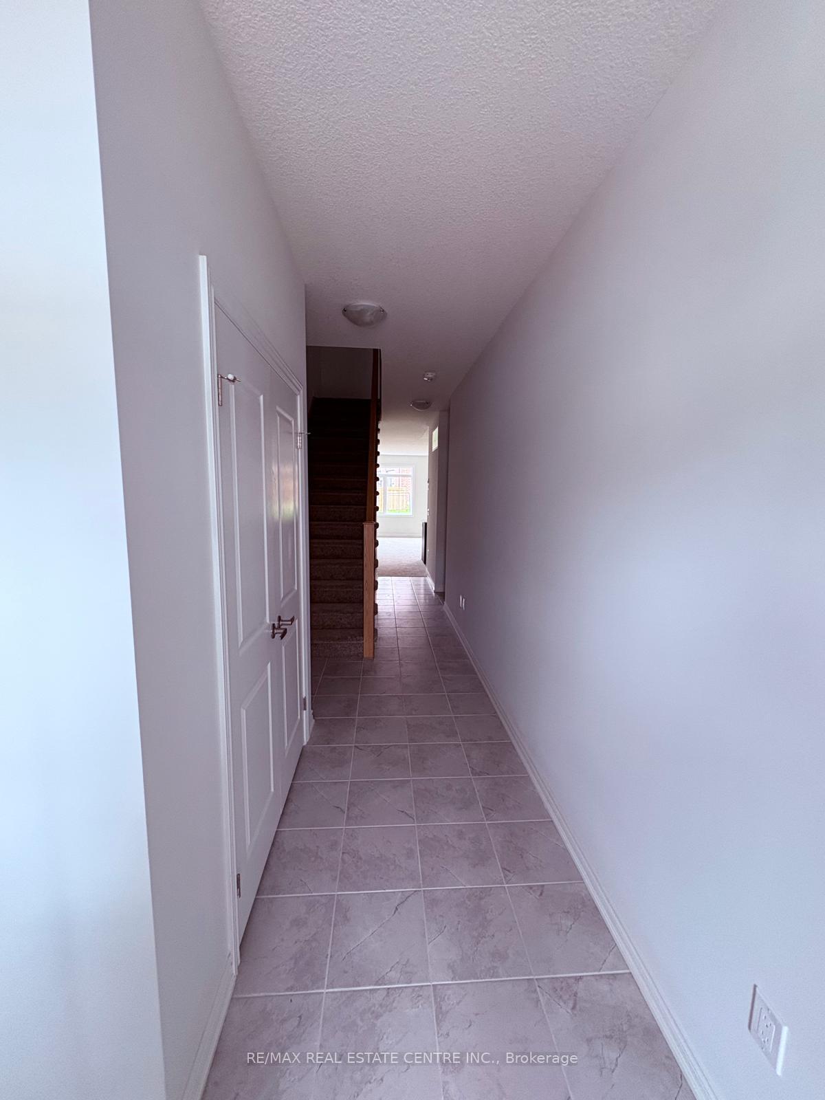 Photo 2 of 8 Elite Crescent, Haldimand — HOMEH