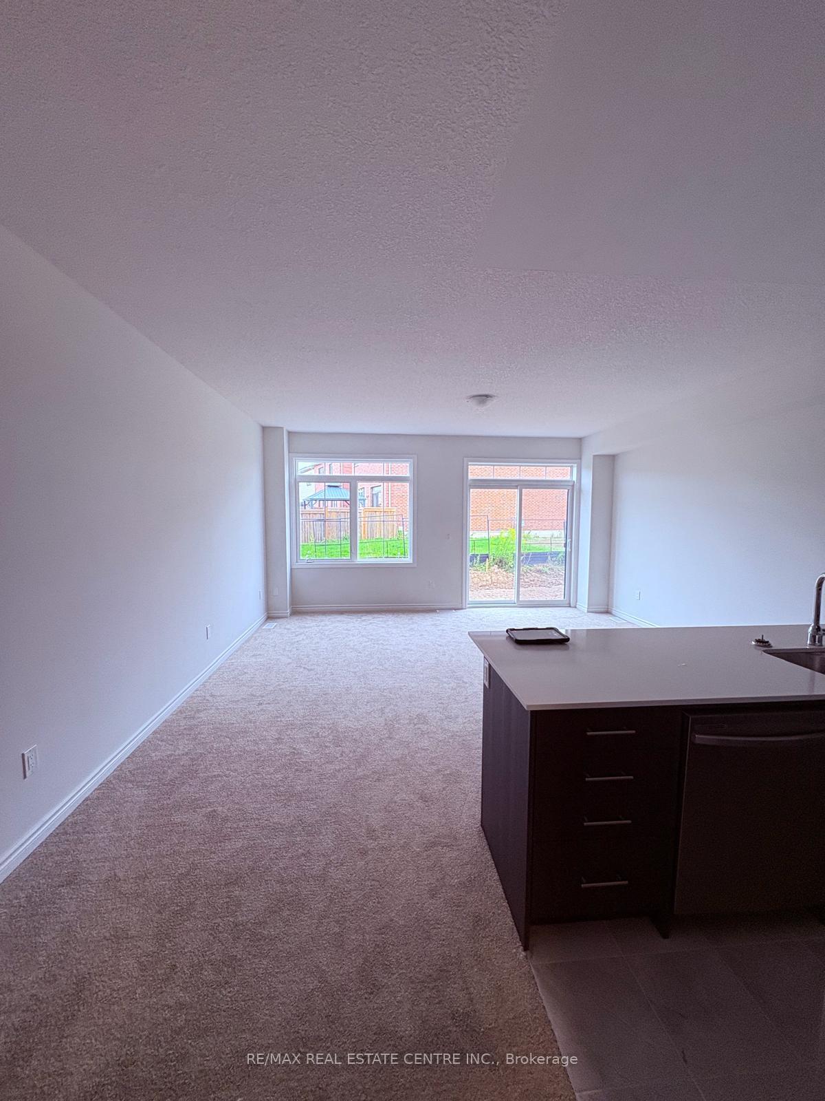 Photo 5 of 8 Elite Crescent, Haldimand — HOMEH