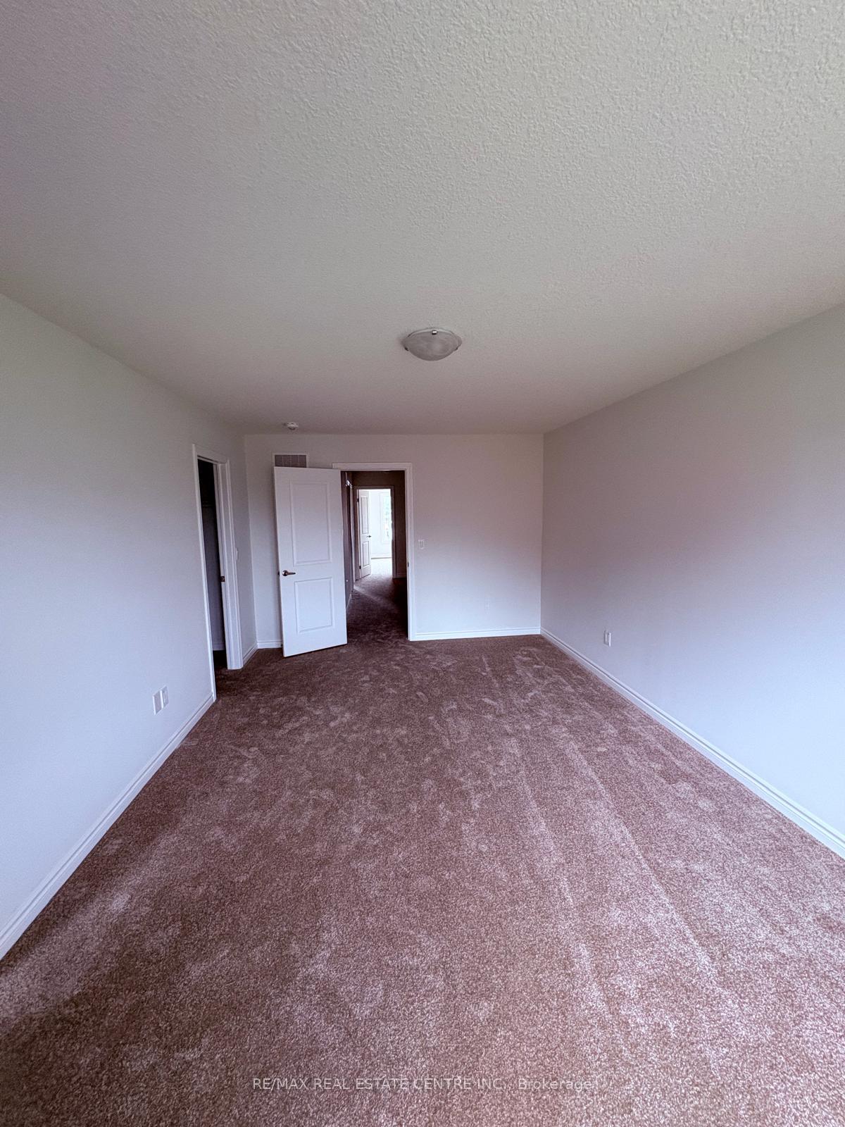 Photo 10 of 8 Elite Crescent, Haldimand — HOMEH