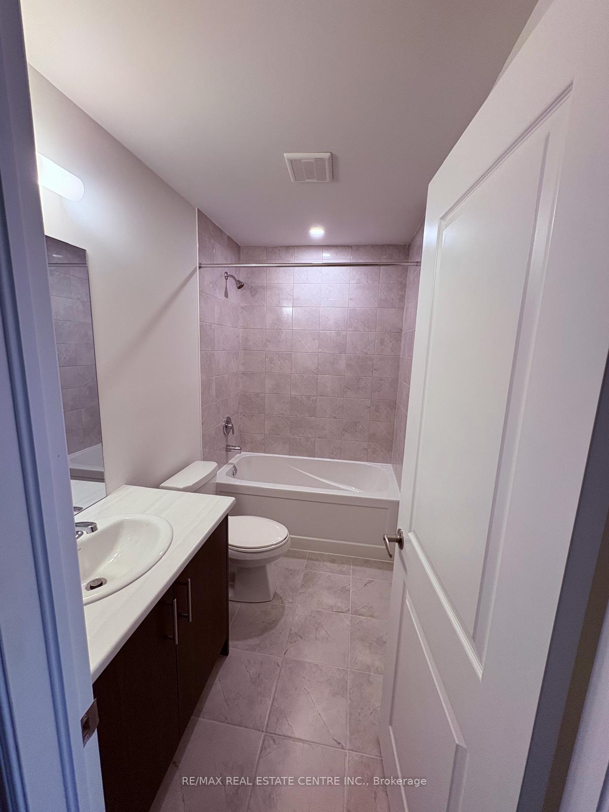 Photo 12 of 8 Elite Crescent, Haldimand — HOMEH