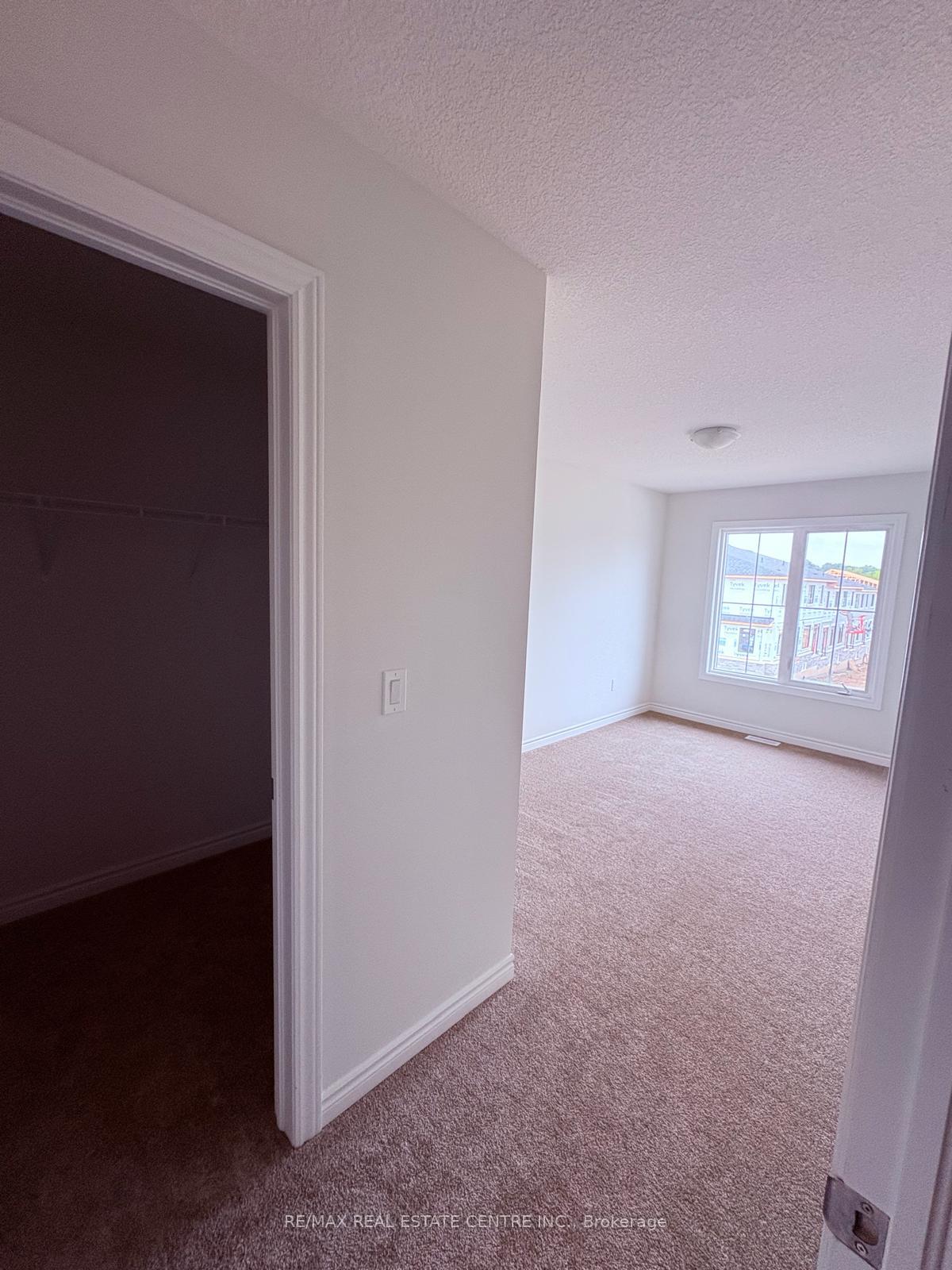 Photo 13 of 8 Elite Crescent, Haldimand — HOMEH